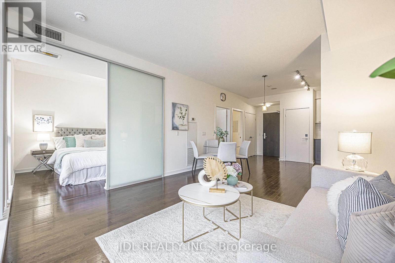 1105 - 770 Bay Street, Toronto, Ontario  M5G 0A6 - Photo 18 - C13745114