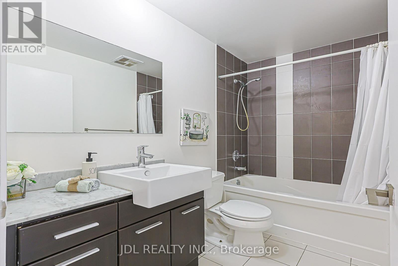 1105 - 770 Bay Street, Toronto, Ontario  M5G 0A6 - Photo 29 - C13745114