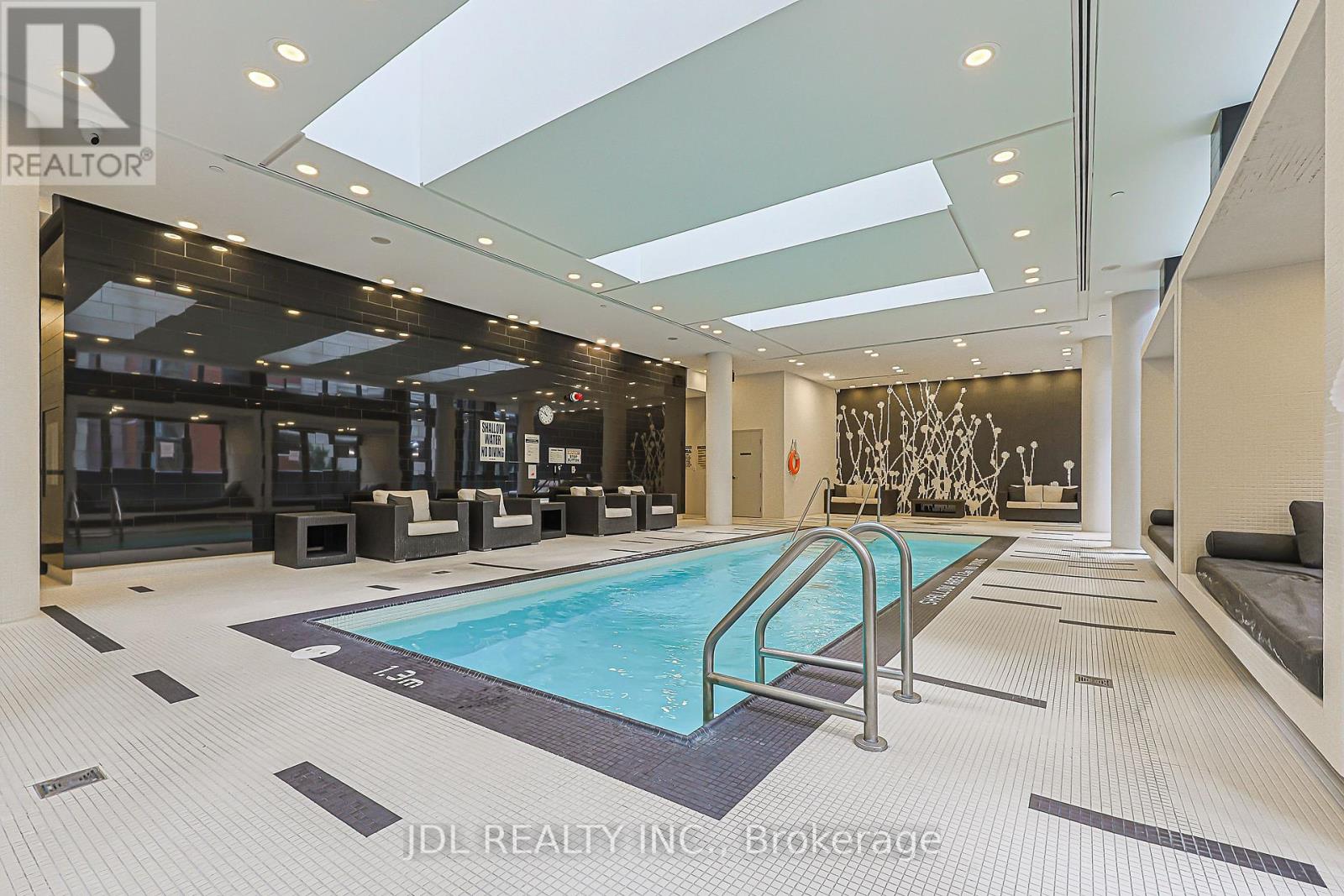 1105 - 770 Bay Street, Toronto, Ontario  M5G 0A6 - Photo 34 - C13745114