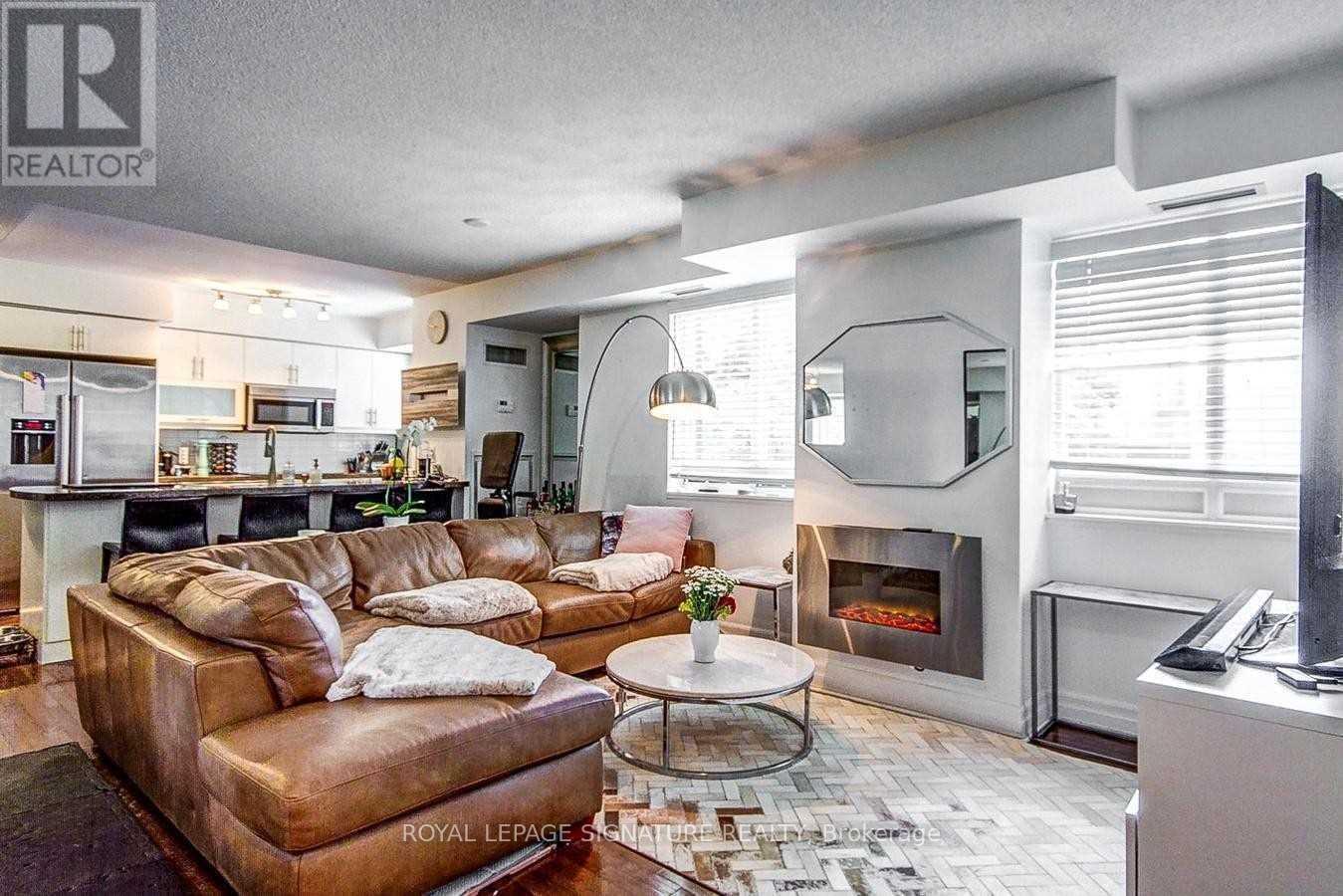 503 - 35 Balmuto Street, Toronto, Ontario  M4Y 0A3 - Photo 1 - C13745118