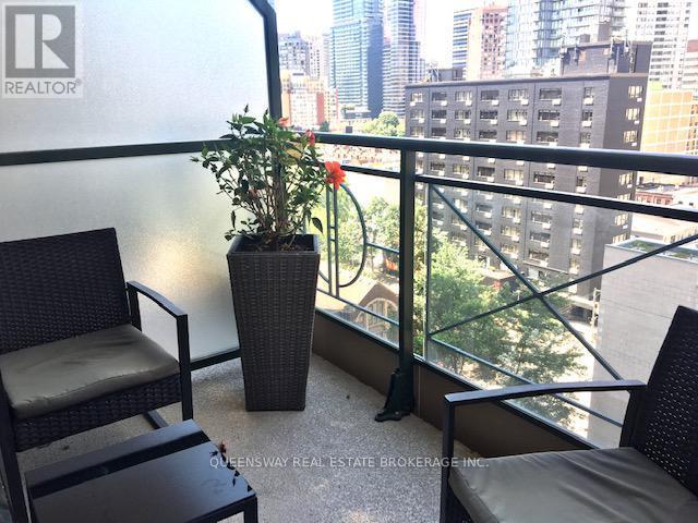 1118 - 35 Hayden Street, Toronto, Ontario  M4Y 3C3 - Photo 8 - C13745212