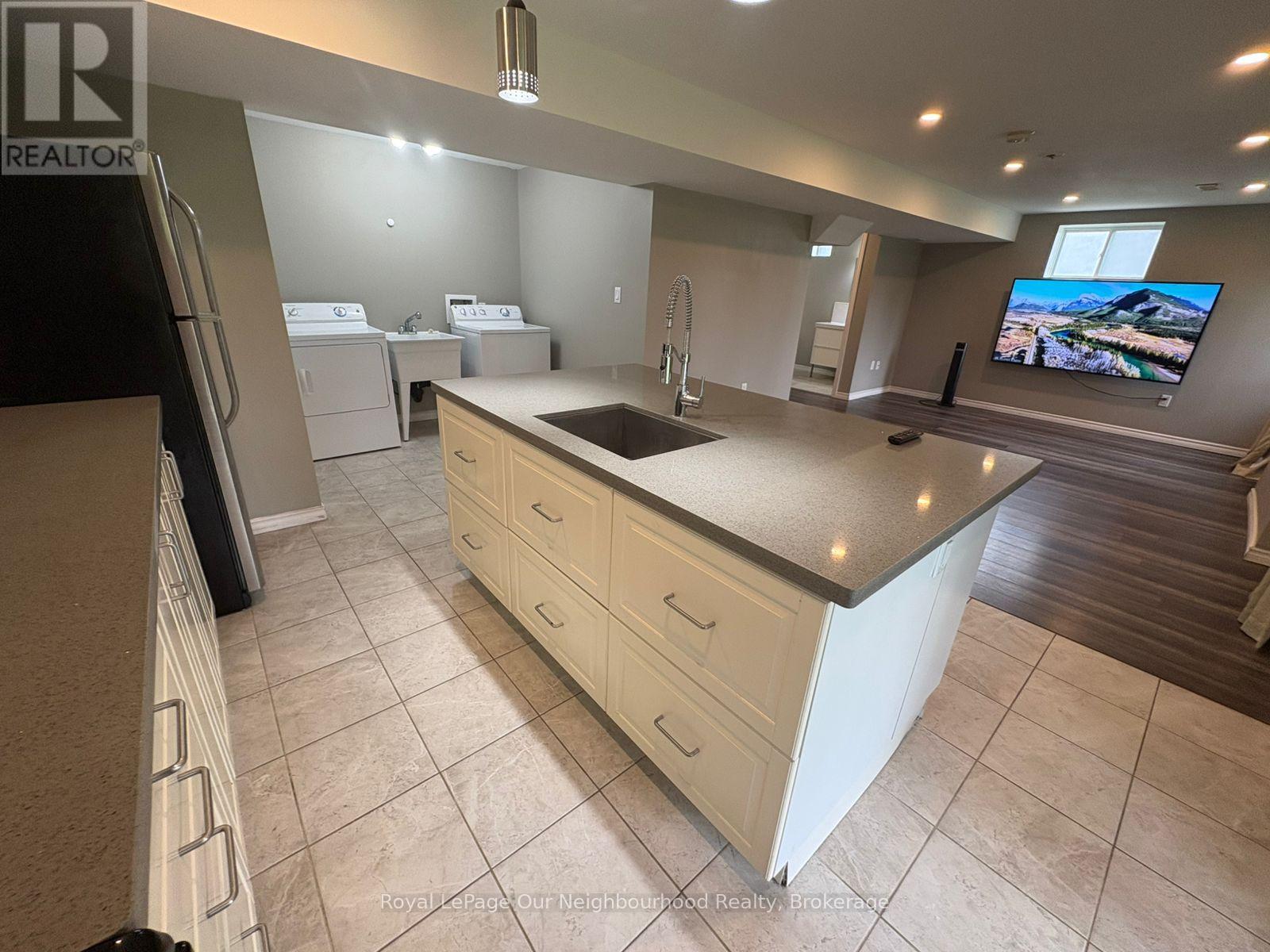 1 Richard Davies Crescent, Clarington, Ontario  L1C 3K2 - Photo 8 - E13745138