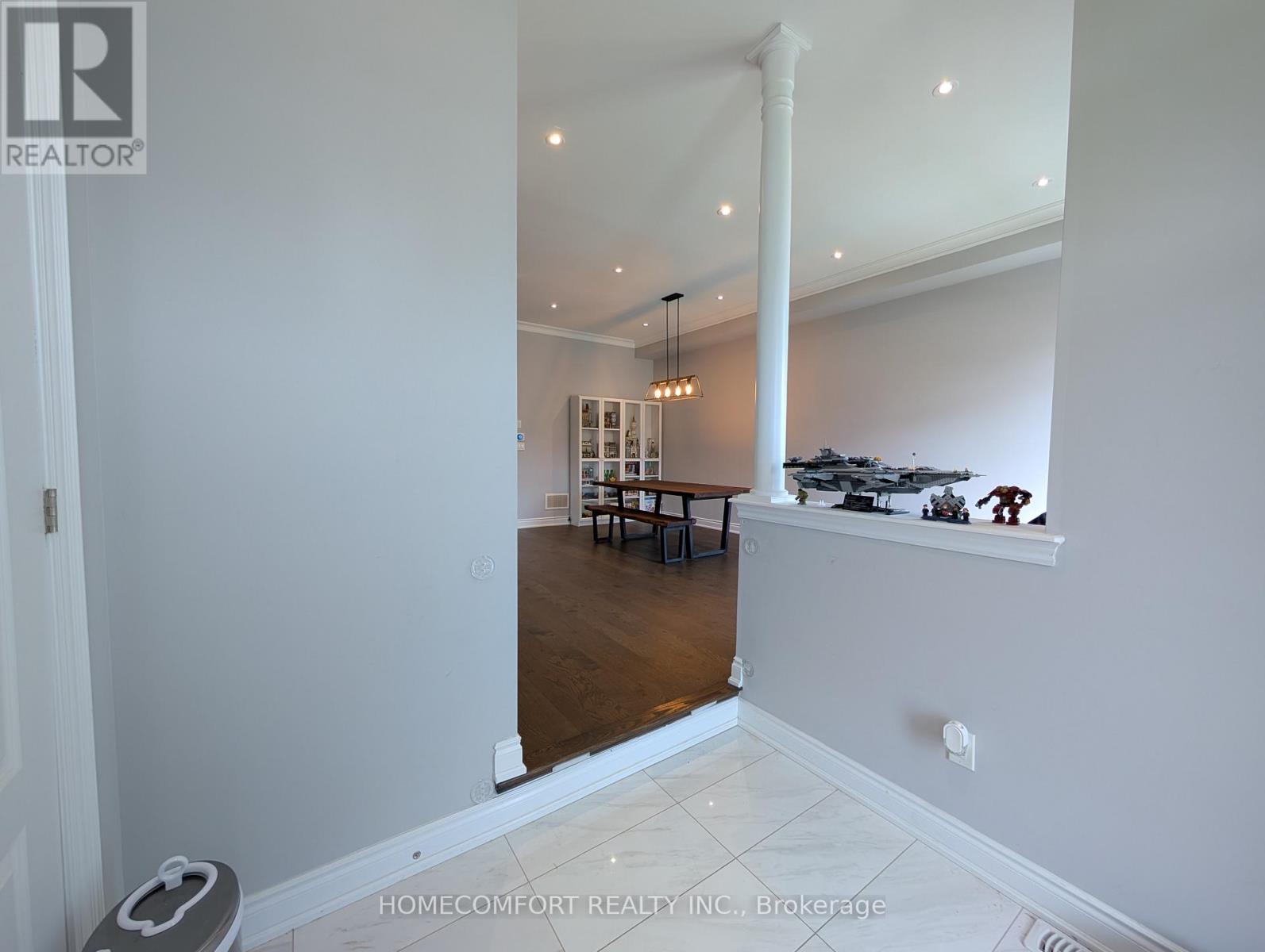 230 Paradelle Drive, Richmond Hill, Ontario  L4E 0E4 - Photo 2 - N13745188