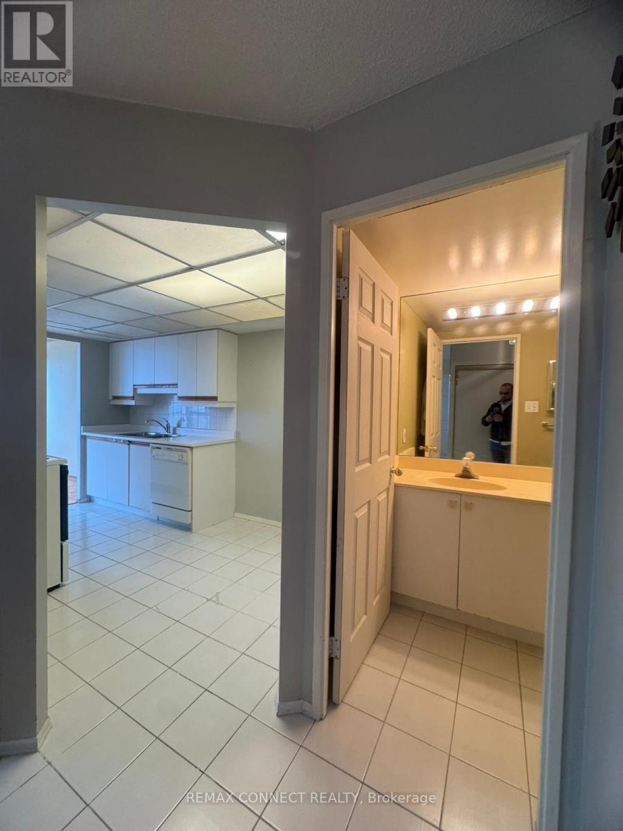 1908 - 55 Elm Drive W, Mississauga, Ontario  L5B 3Z3 - Photo 21 - W13745096