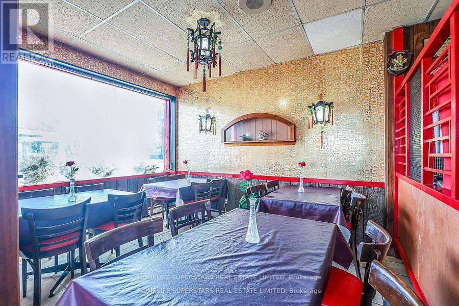 99 Lake Street E, St. Catharines, Ontario  L2R 5X5 - Photo 8 - X13745226