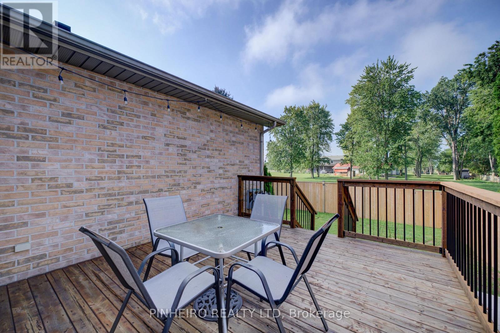 42 Hickory Boulevard W, Strathroy-Caradoc, Ontario  N7G 4E9 - Photo 38 - X13745382