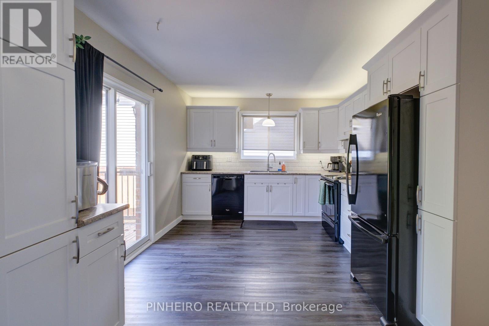 42 Hickory Boulevard W, Strathroy-Caradoc, Ontario  N7G 4E9 - Photo 8 - X13745382