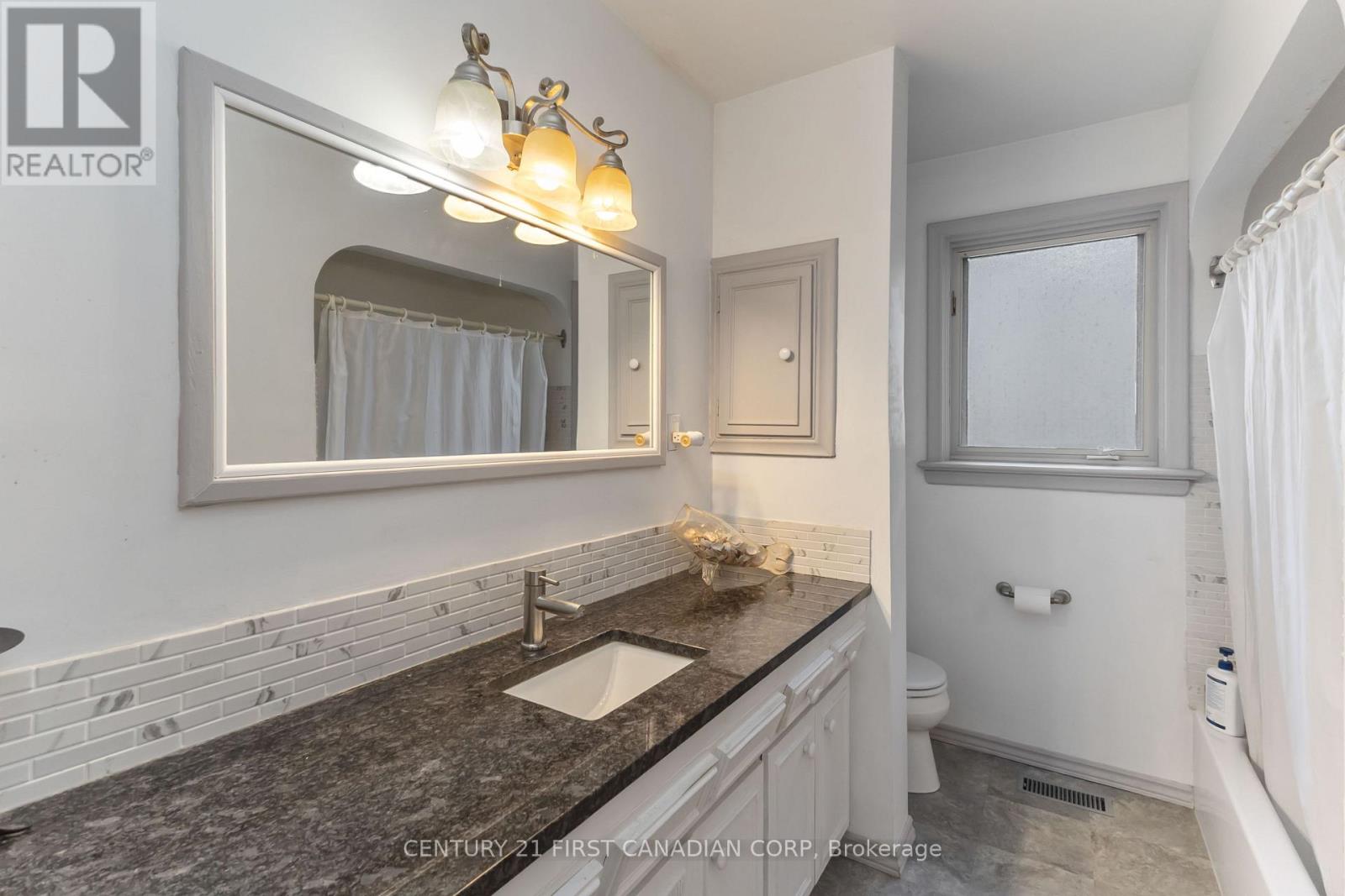 296 Sarnia Road, London North, Ontario  N6G 1N3 - Photo 10 - X13745394