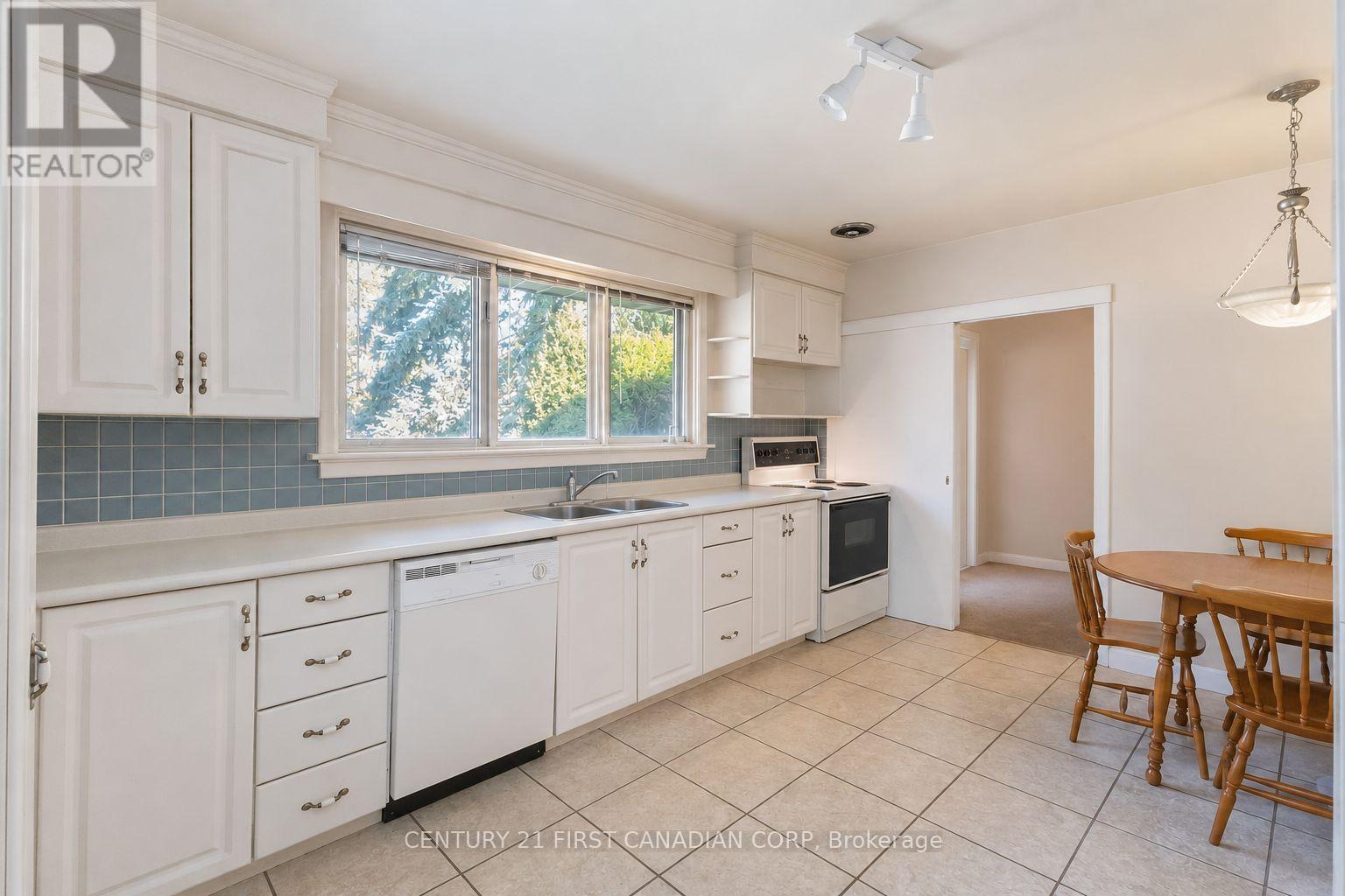 296 Sarnia Road, London North, Ontario  N6G 1N3 - Photo 6 - X13745394