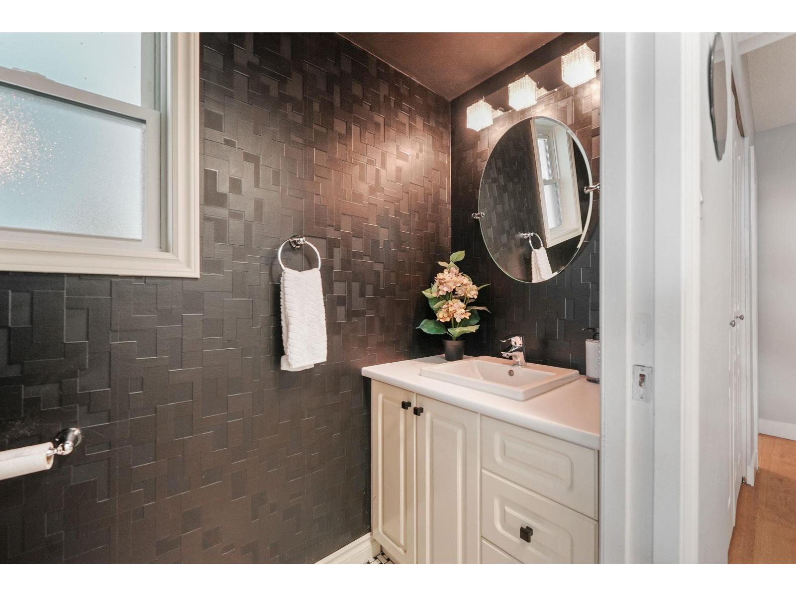 18096 61a Avenue, Surrey, British Columbia  V3S 5V8 - Photo 14 - R3161438