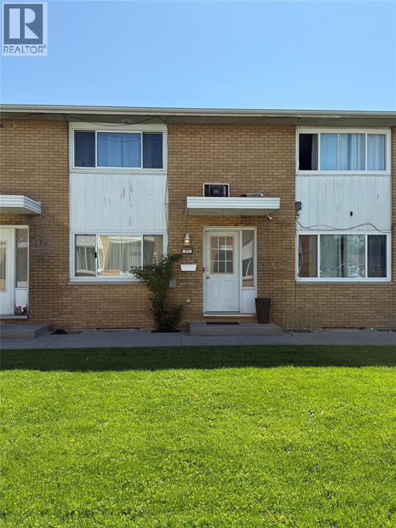 820 WELLINGTON STREET Unit# 23 Sarnia Ontario Canada N7T1J5 4