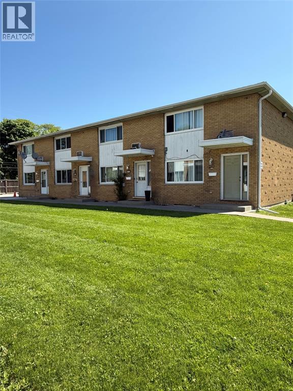 820 WELLINGTON STREET Unit# 23 Sarnia Ontario Canada N7T1J5 2