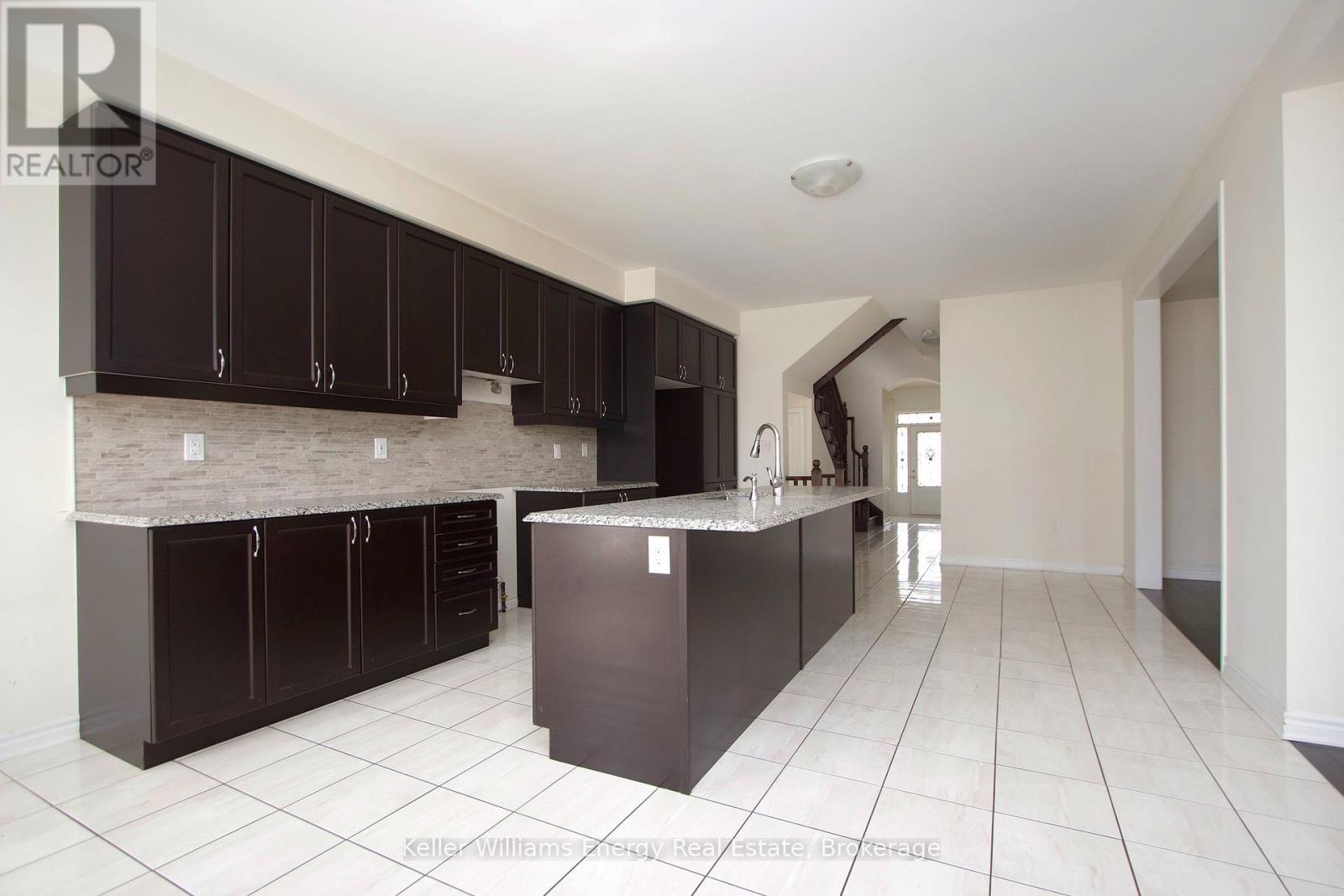 56 Westfield Drive, Whitby, Ontario  L1P 0E9 - Photo 10 - E13742412