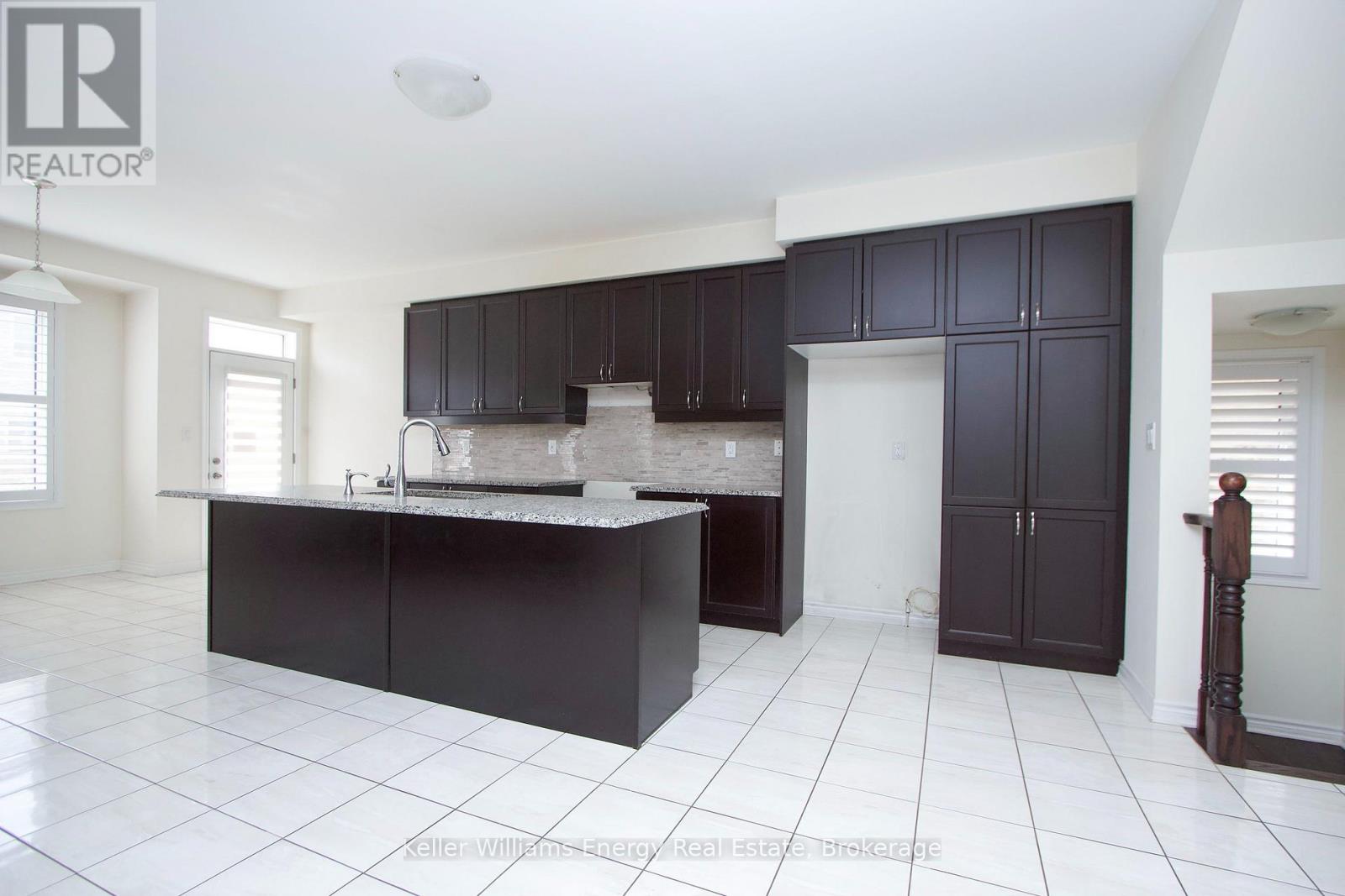 56 Westfield Drive, Whitby, Ontario  L1P 0E9 - Photo 8 - E13742412