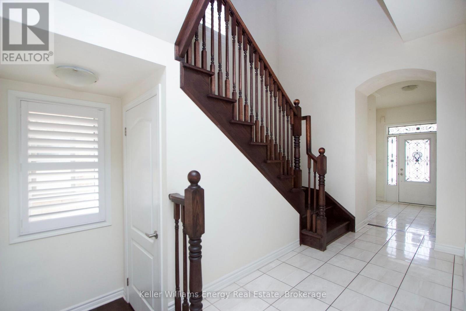 56 Westfield Drive, Whitby, Ontario  L1P 0E9 - Photo 6 - E13742412