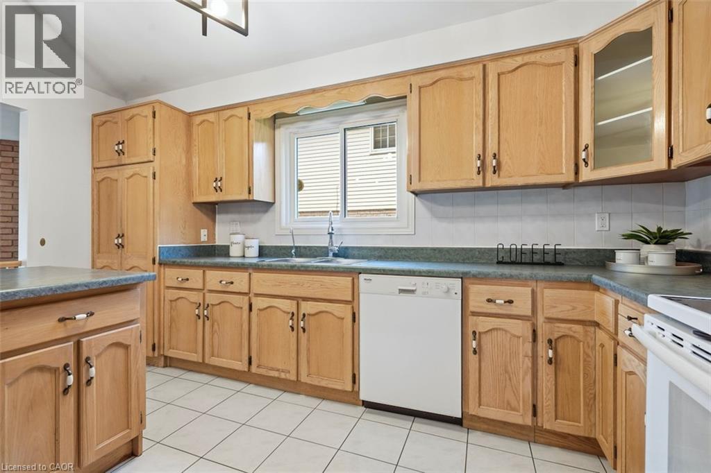 12 Sumner Crescent, Grimsby, Ontario  L3M 5E2 - Photo 10 - 40859349