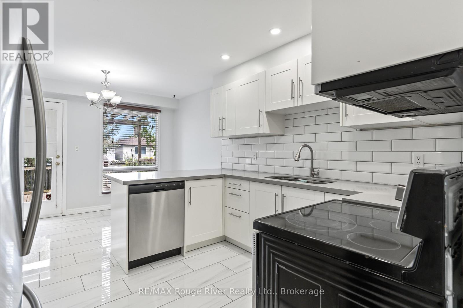Upper - 95 B Concession Street E, Clarington, Ontario  L1C 4R8 - Photo 4 - E13745320
