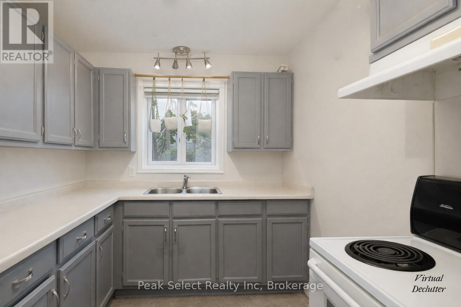 32 Victoria Street W, South Huron, Ontario  N0M 1S2 - Photo 15 - X13745388