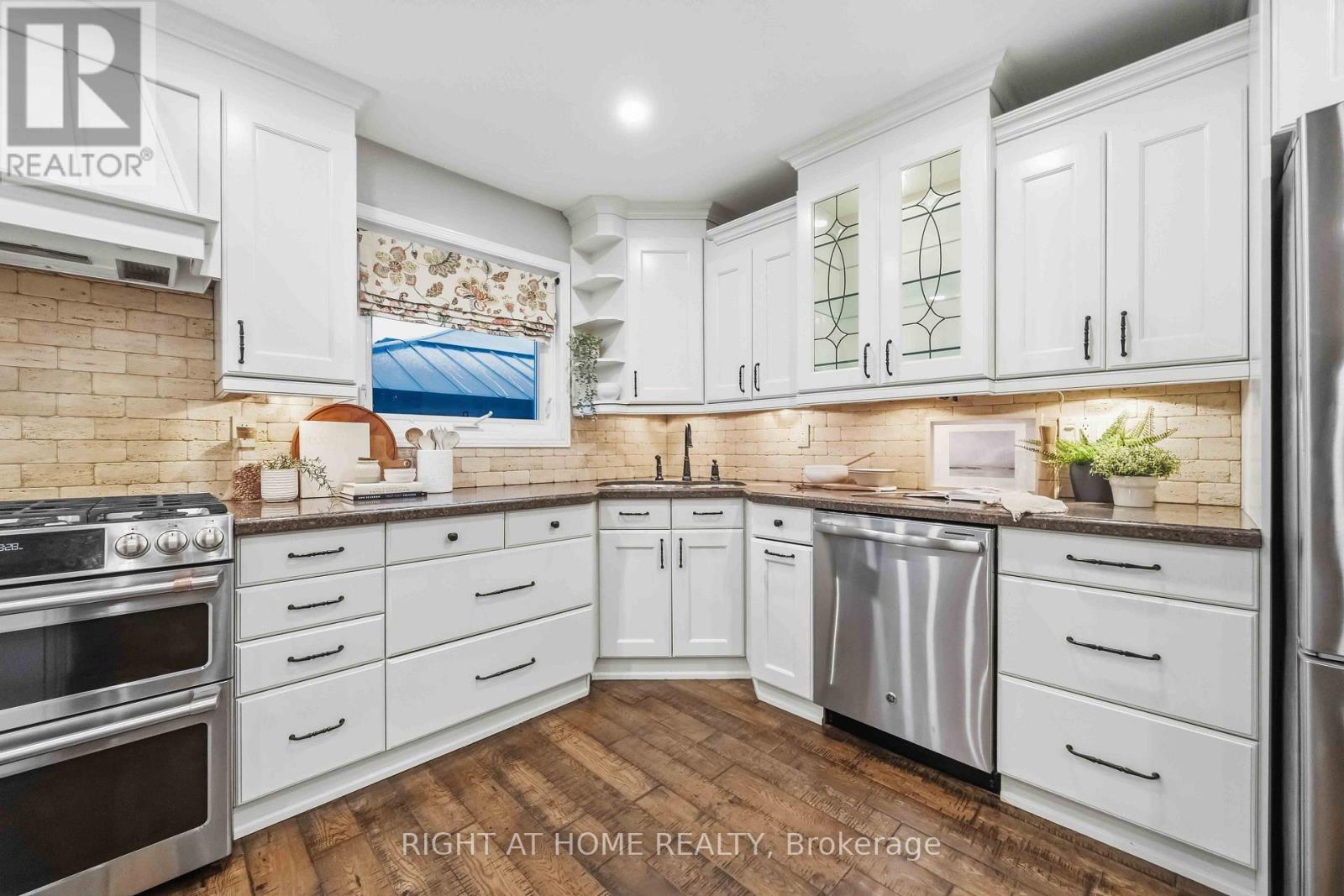 57 Morning Glory Crescent, Whitby, Ontario  L1R 1N5 - Photo 14 - E13745356