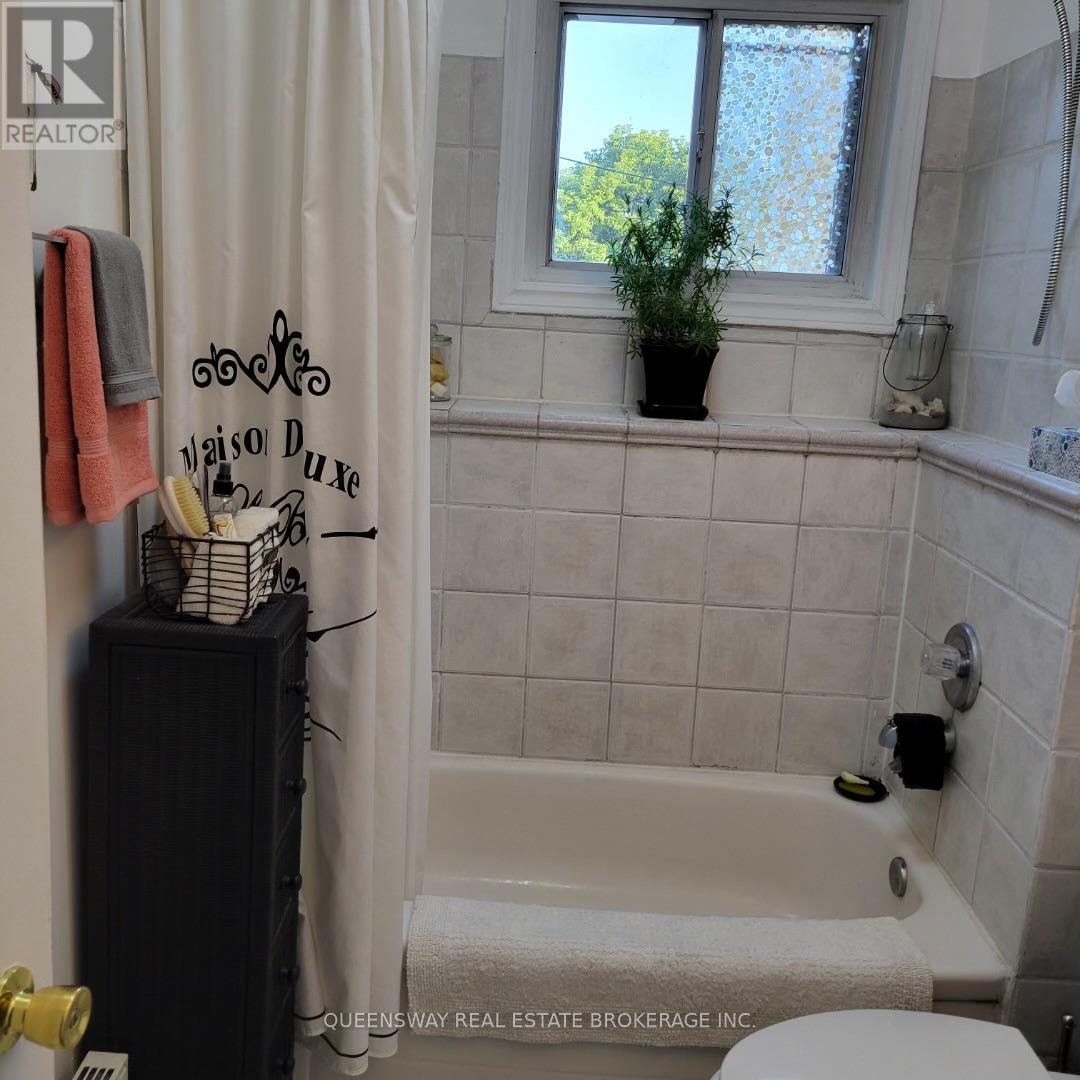 705 Danforth Avenue, Toronto, Ontario  M4J 1L2 - Photo 6 - E13745498