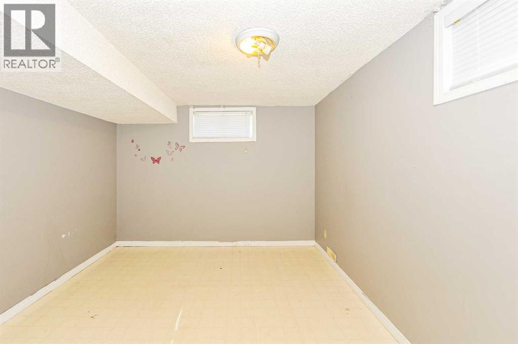 5911 47 Avenue, Camrose, Alberta  T4V 0G8 - Photo 26 - A2341693