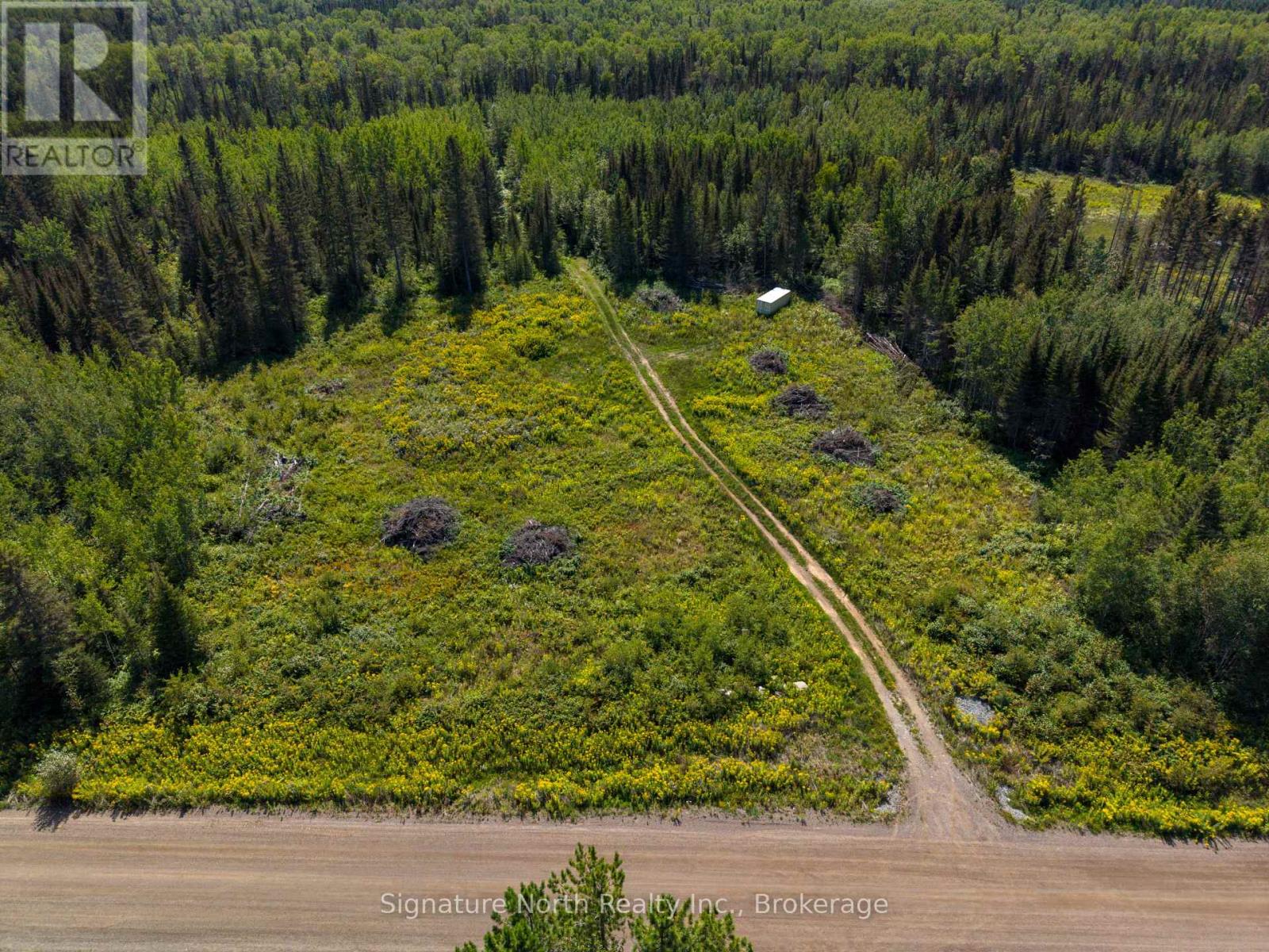 1051 Red Pine Way, Thunder Bay, Ontario  P7G 1N1 - Photo 2 - X13745354