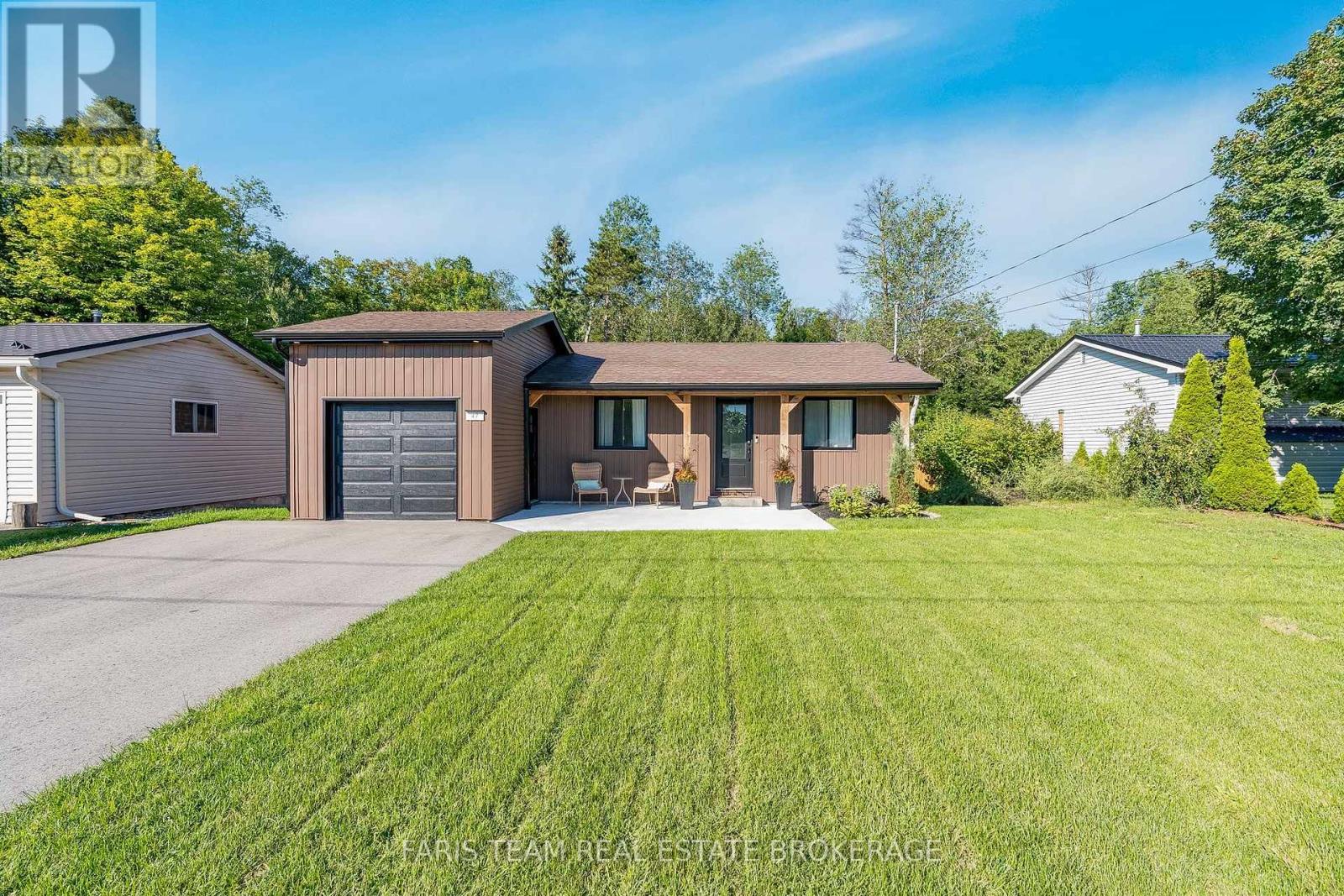 47 Sandsprings Crescent, Essa (Angus), Ontario  L0M 1B0 - Photo 1 - N13745342