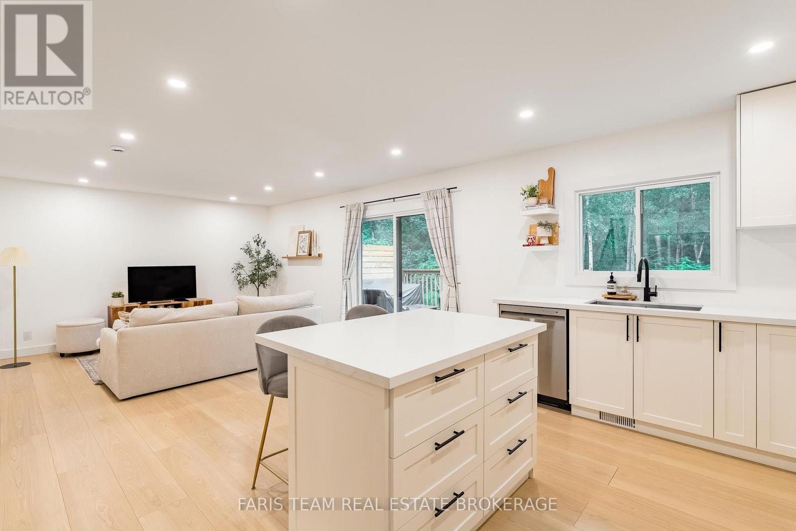47 Sandsprings Crescent, Essa (Angus), Ontario  L0M 1B0 - Photo 10 - N13745342
