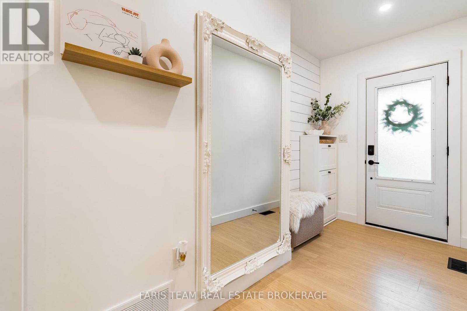 47 Sandsprings Crescent, Essa (Angus), Ontario  L0M 1B0 - Photo 4 - N13745342