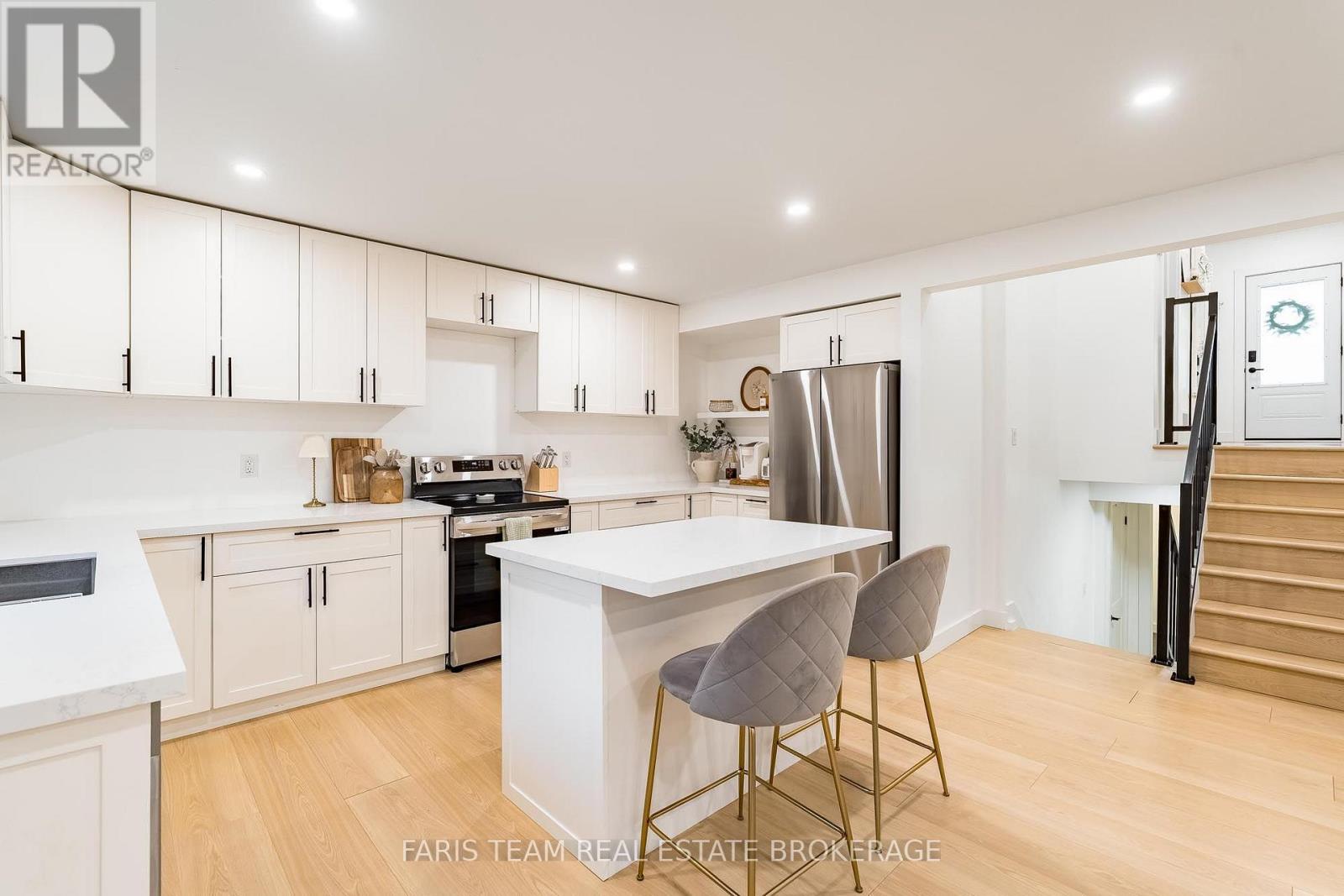 47 Sandsprings Crescent, Essa (Angus), Ontario  L0M 1B0 - Photo 7 - N13745342