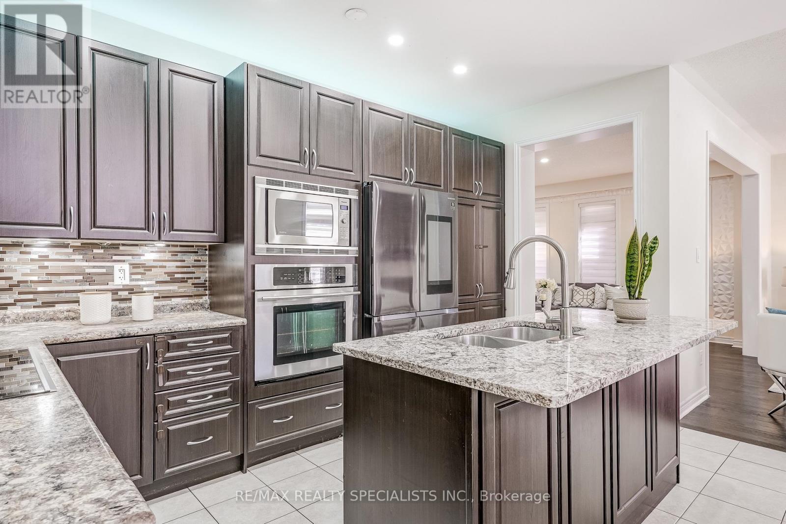 18 Rogers Trail, Bradford West Gwillimbury (Bradford), Ontario  L3Z 0G4 - Photo 15 - N13745378