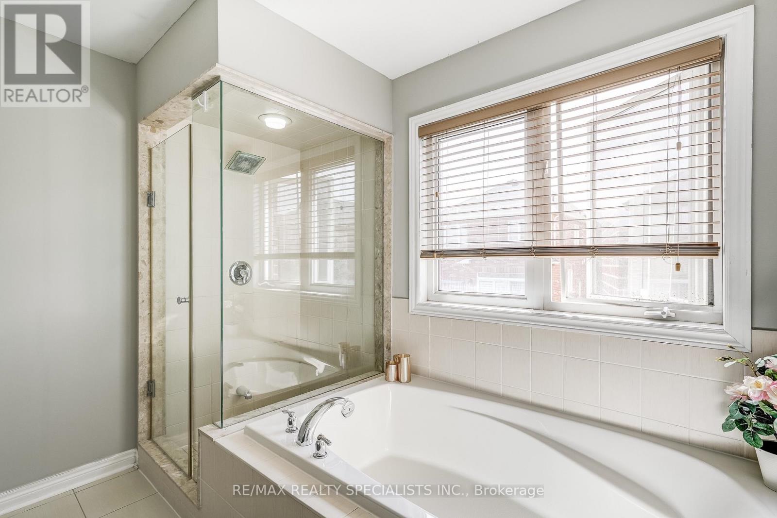 18 Rogers Trail, Bradford West Gwillimbury (Bradford), Ontario  L3Z 0G4 - Photo 24 - N13745378