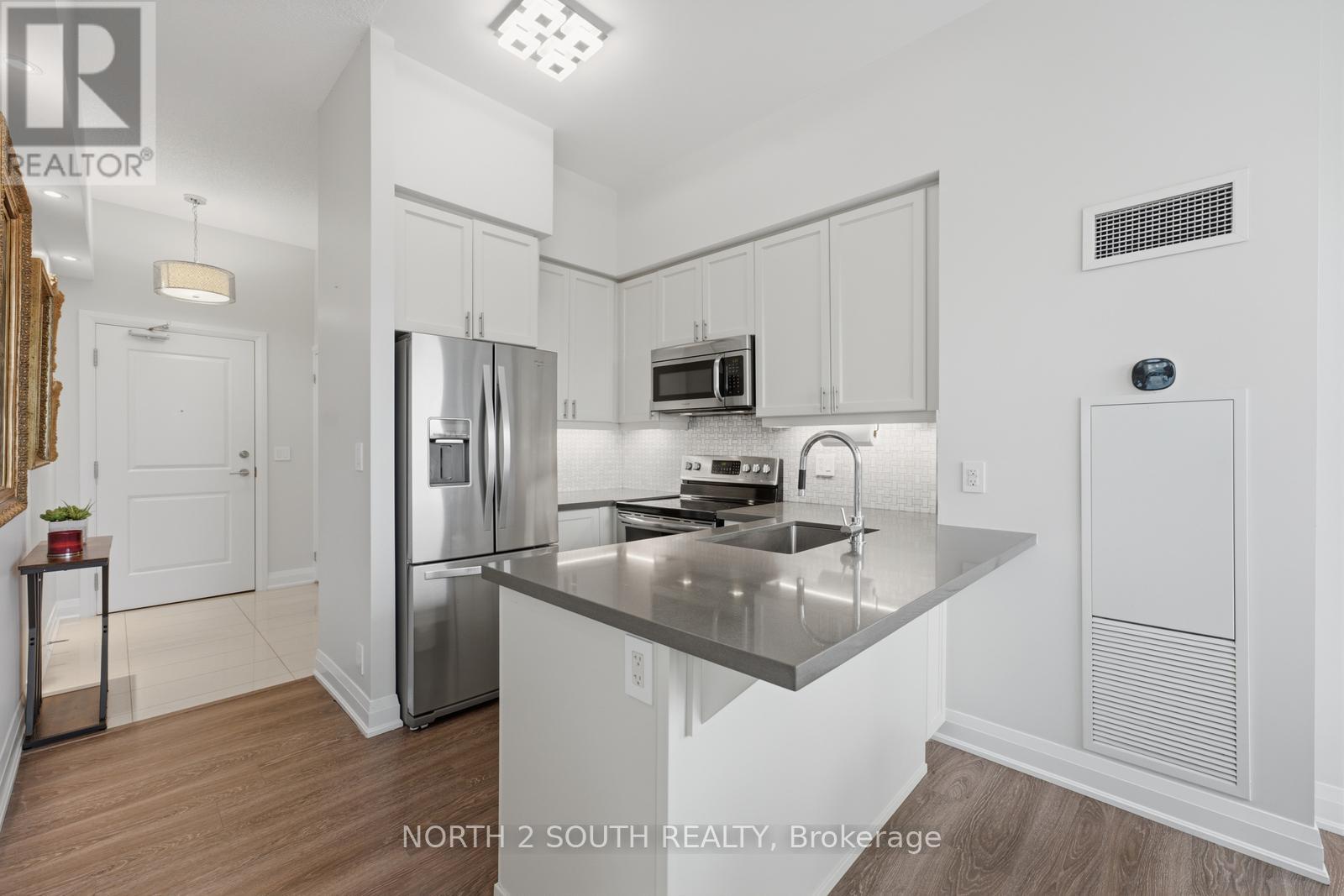 1015 - 12 Woodstream Boulevard, Vaughan, Ontario  L4L 8C4 - Photo 12 - N13745484