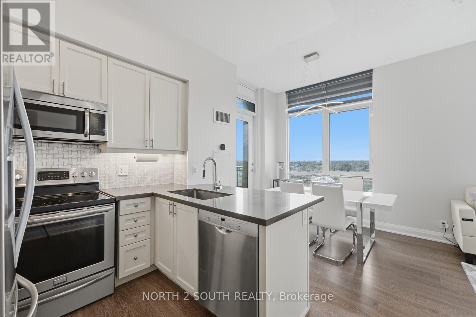 1015 - 12 Woodstream Boulevard, Vaughan, Ontario  L4L 8C4 - Photo 6 - N13745484