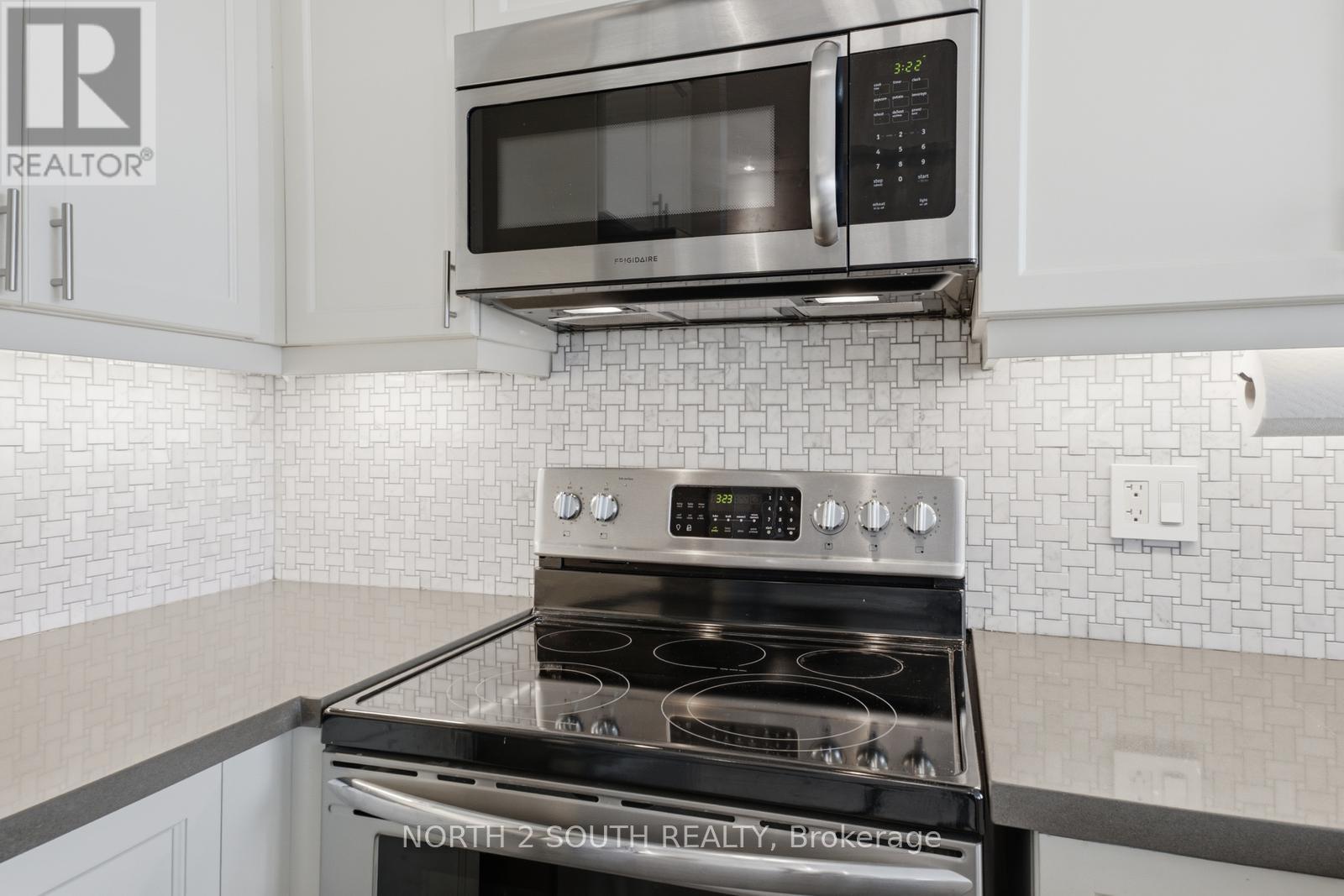 1015 - 12 Woodstream Boulevard, Vaughan, Ontario  L4L 8C4 - Photo 9 - N13745484