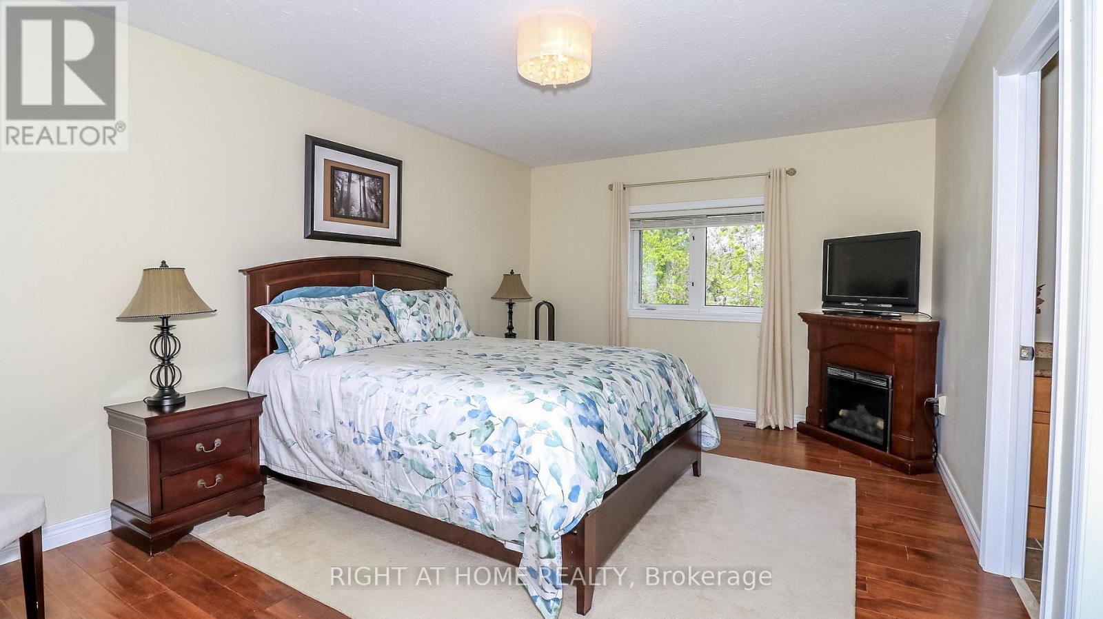 26 Stapleton Place, Barrie (Ardagh), Ontario  L4N 5Z3 - Photo 12 - S13745286