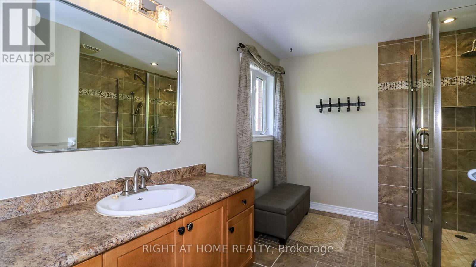 26 Stapleton Place, Barrie (Ardagh), Ontario  L4N 5Z3 - Photo 14 - S13745286