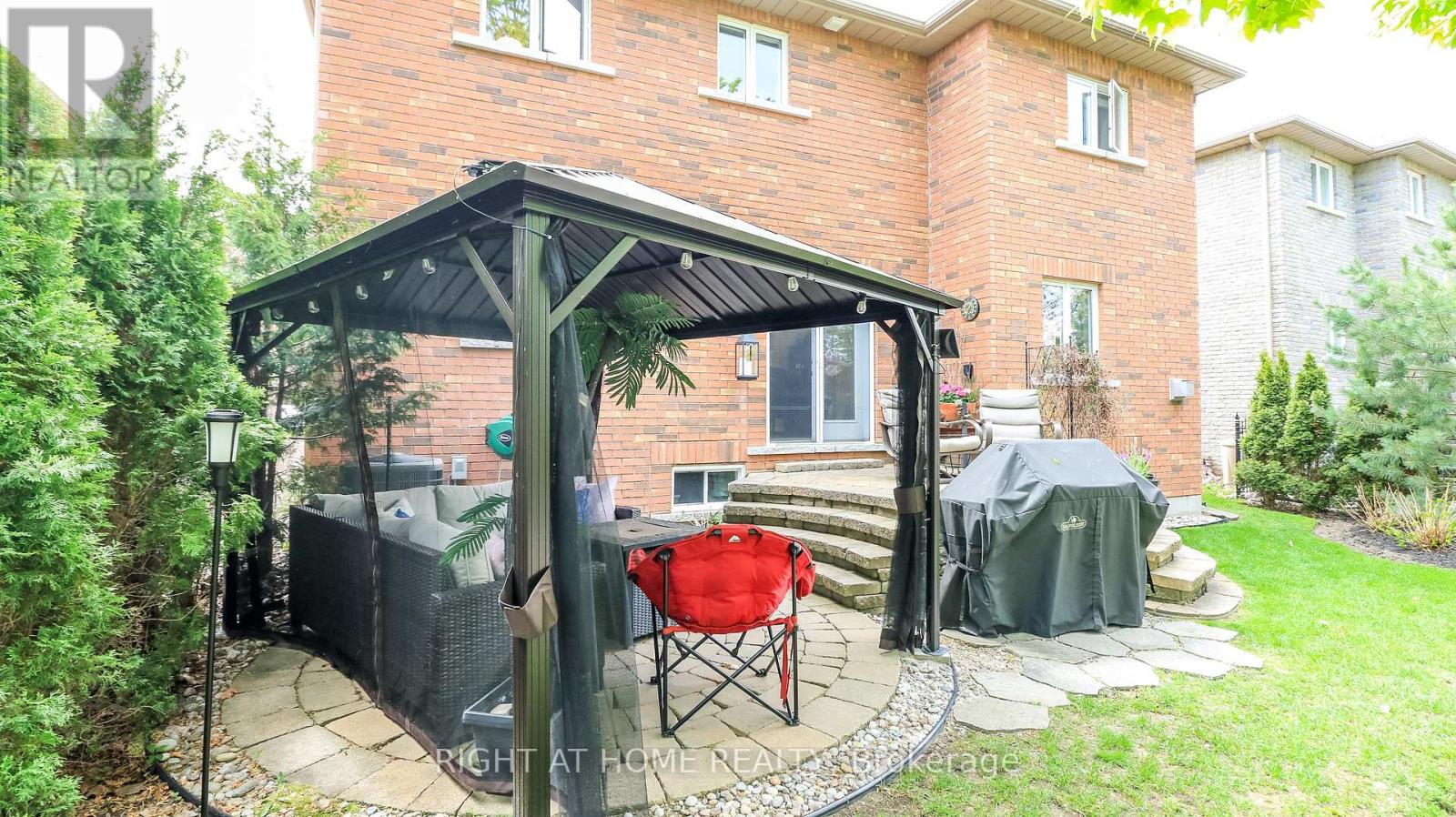 26 Stapleton Place, Barrie (Ardagh), Ontario  L4N 5Z3 - Photo 24 - S13745286