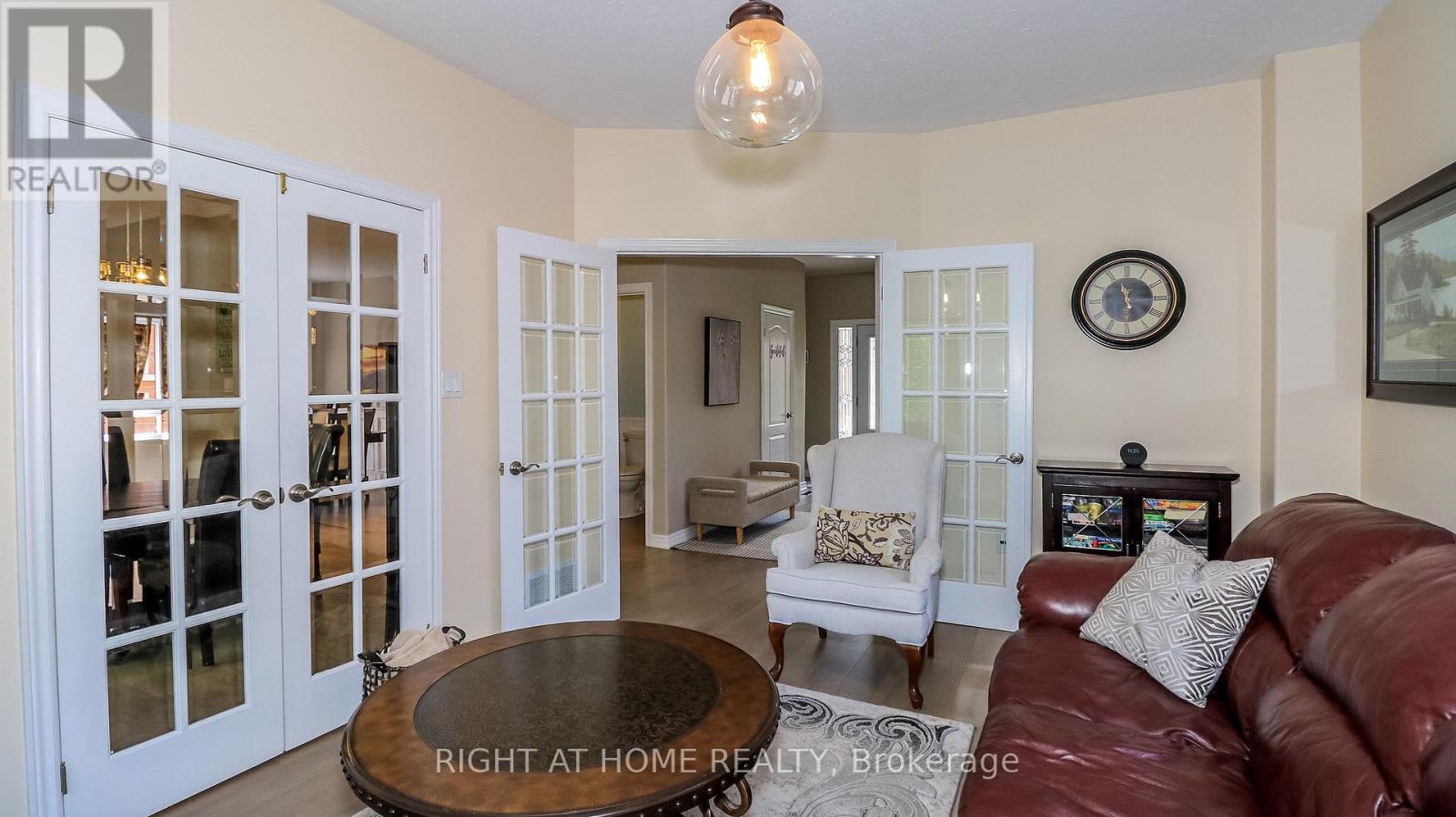 26 Stapleton Place, Barrie (Ardagh), Ontario  L4N 5Z3 - Photo 6 - S13745286