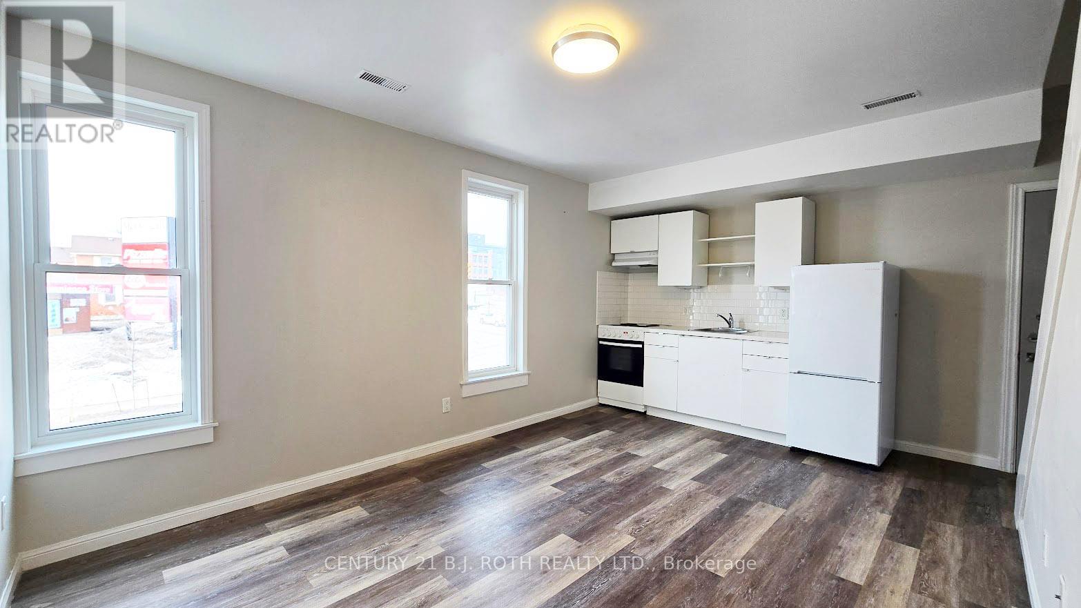 4 - 44 FRONT STREET S, Orillia, Ontario