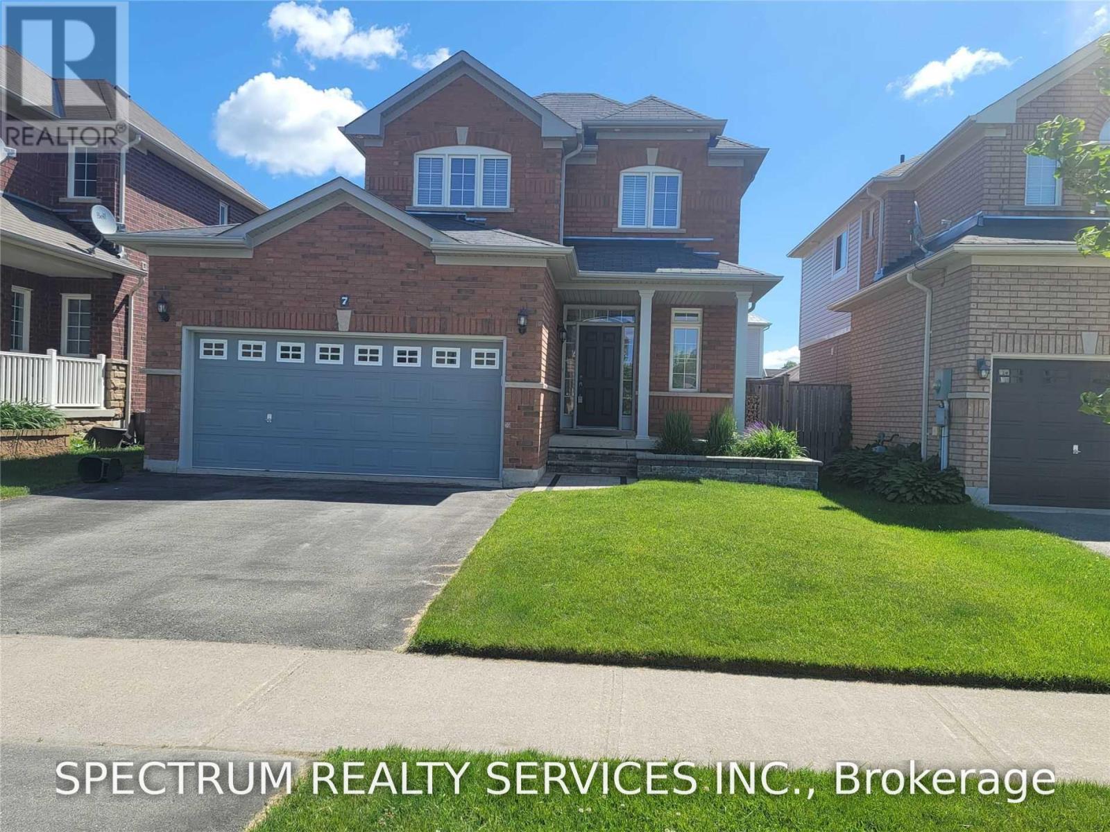7 Charlemagne Avenue, Barrie (Innis-Shore), Ontario  L4M 0A9 - Photo 1 - S13745444