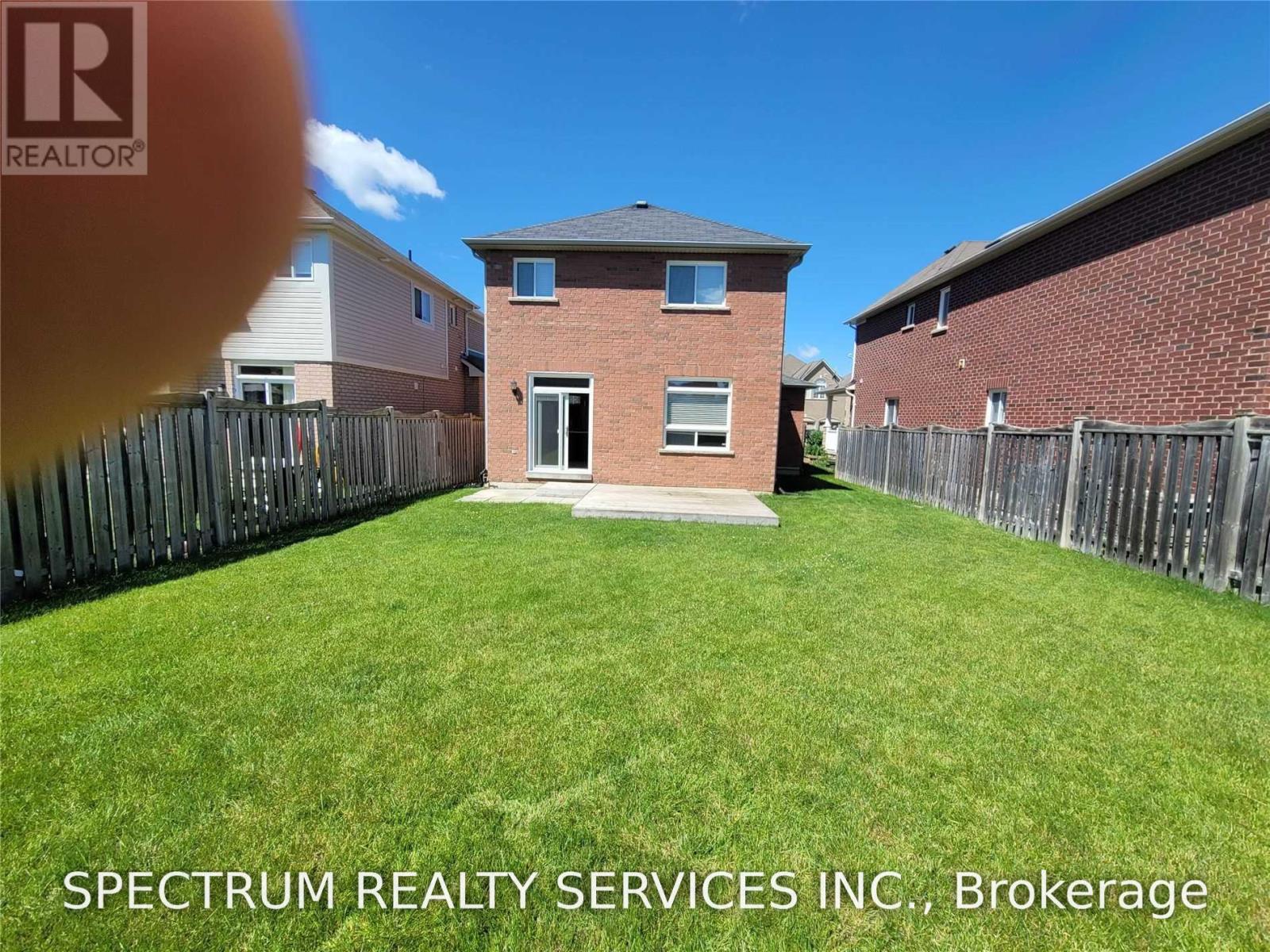 7 Charlemagne Avenue, Barrie (Innis-Shore), Ontario  L4M 0A9 - Photo 13 - S13745444