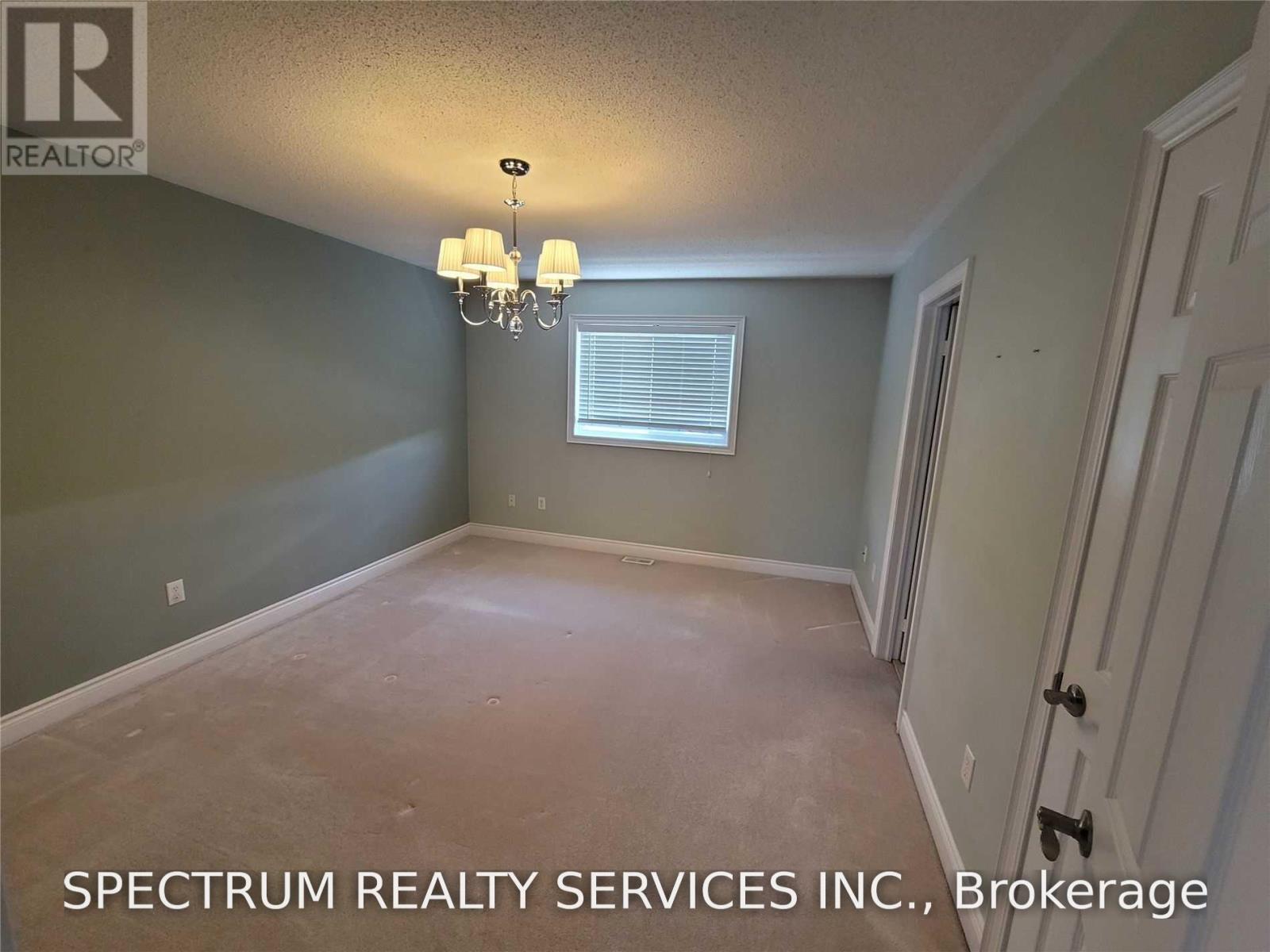 7 Charlemagne Avenue, Barrie (Innis-Shore), Ontario  L4M 0A9 - Photo 6 - S13745444