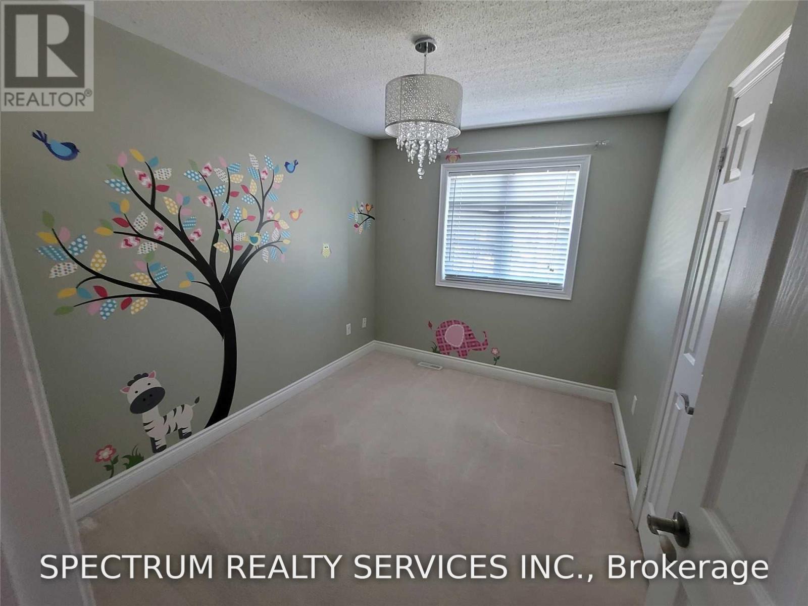 7 Charlemagne Avenue, Barrie (Innis-Shore), Ontario  L4M 0A9 - Photo 9 - S13745444