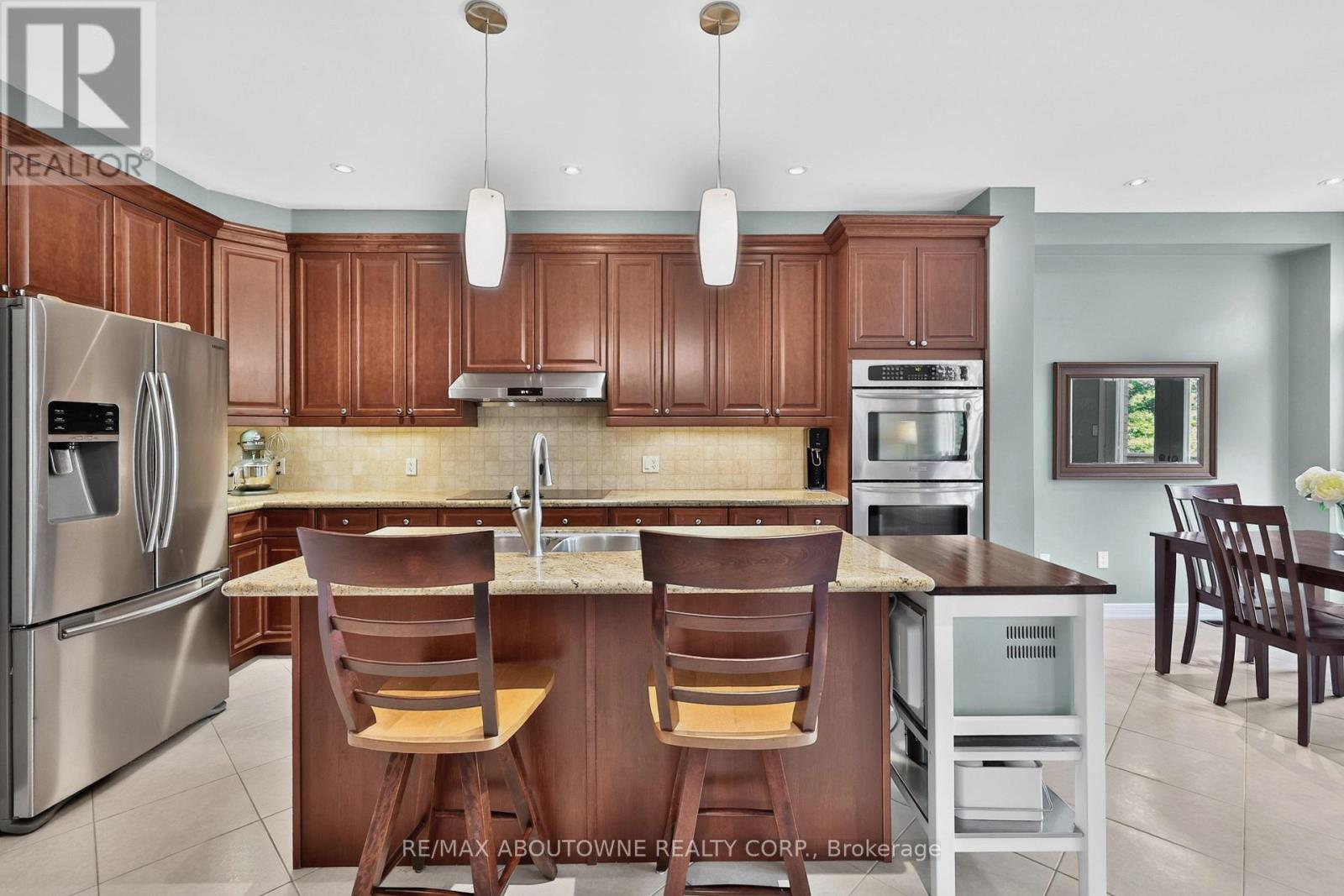 2269 Whitworth Drive, Oakville, Ontario  L6M 0B5 - Photo 10 - W13745266