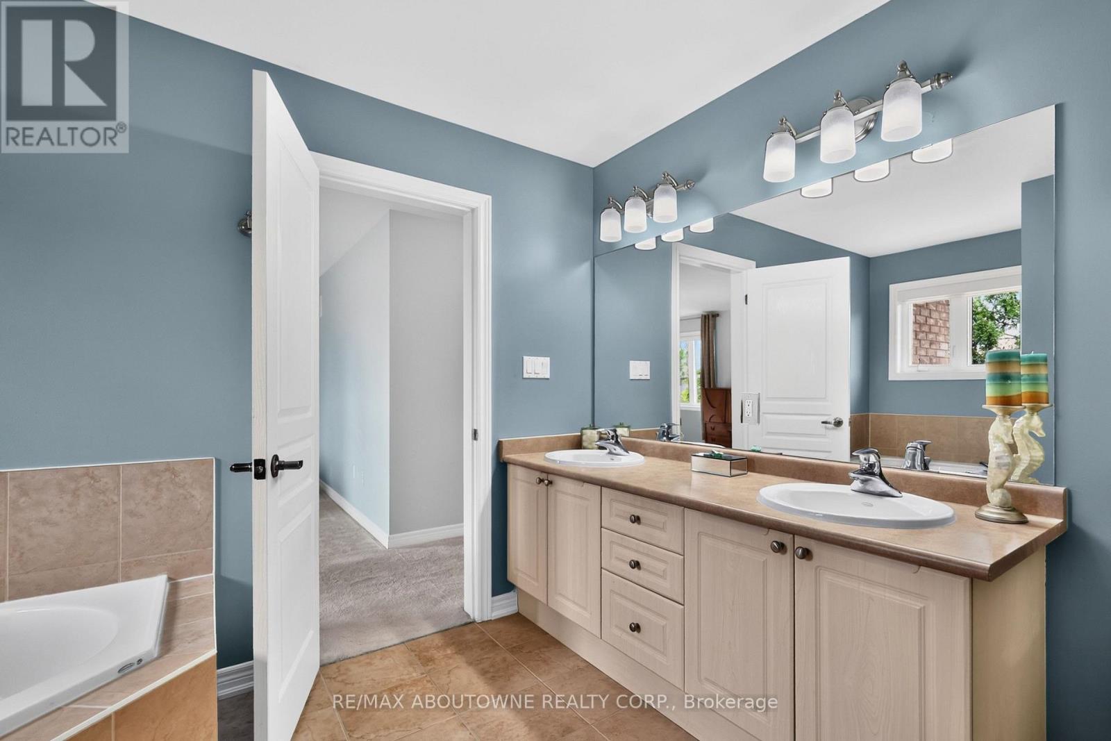 2269 Whitworth Drive, Oakville, Ontario  L6M 0B5 - Photo 27 - W13745266