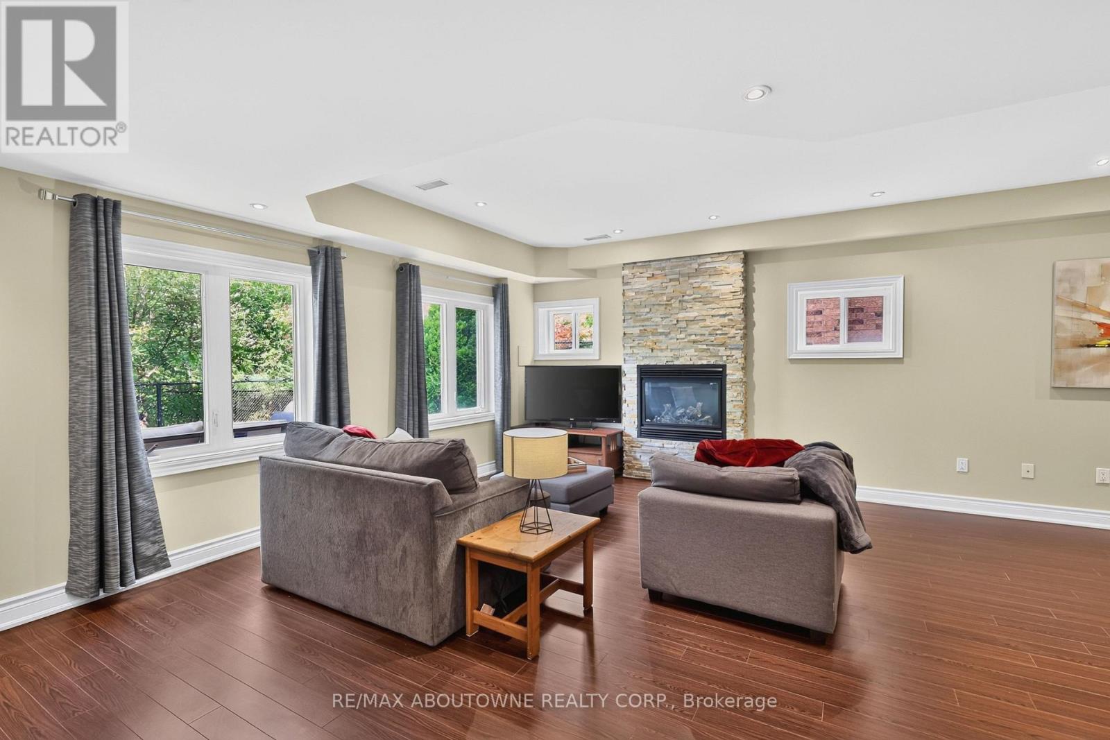 2269 Whitworth Drive, Oakville, Ontario  L6M 0B5 - Photo 32 - W13745266