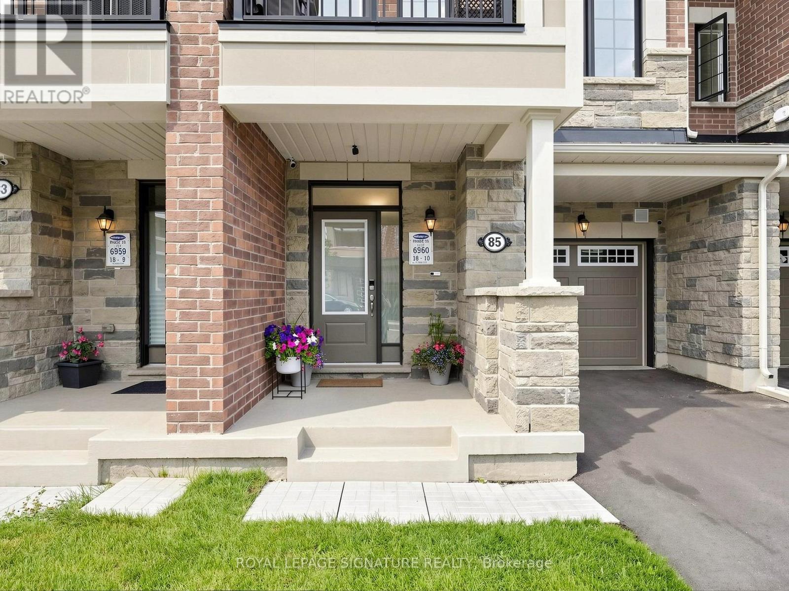 85 Kepple Circle, Brampton, Ontario  L7A 5K9 - Photo 3 - W13745278