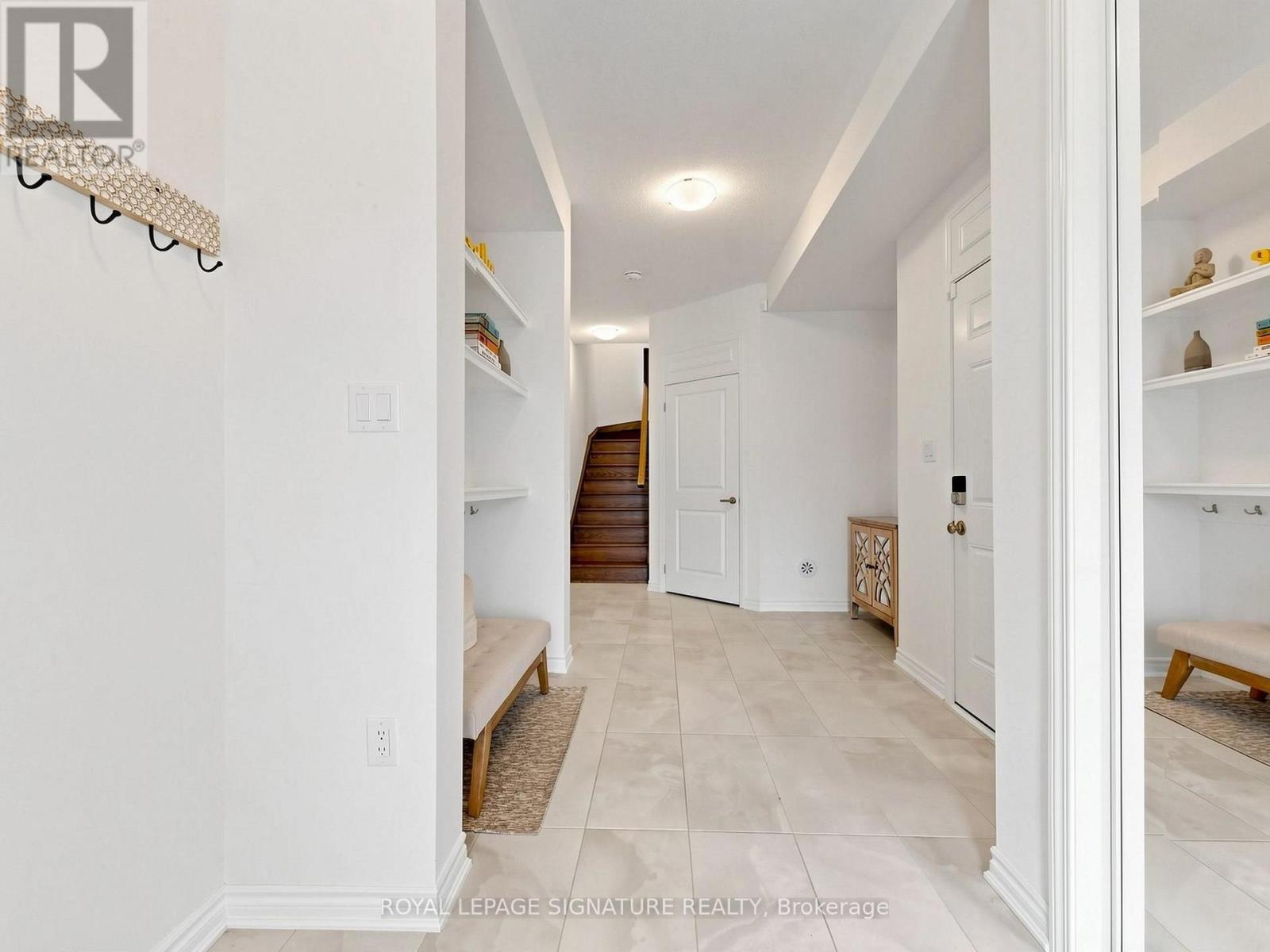 85 Kepple Circle, Brampton, Ontario  L7A 5K9 - Photo 5 - W13745278