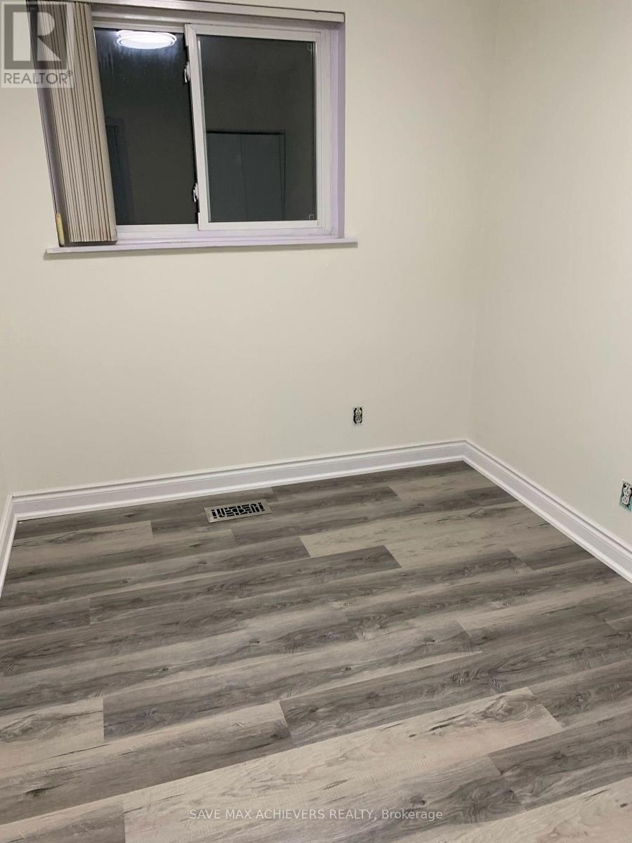 44 Strathavon Drive, Toronto, Ontario  M9V 2H6 - Photo 10 - W13745284
